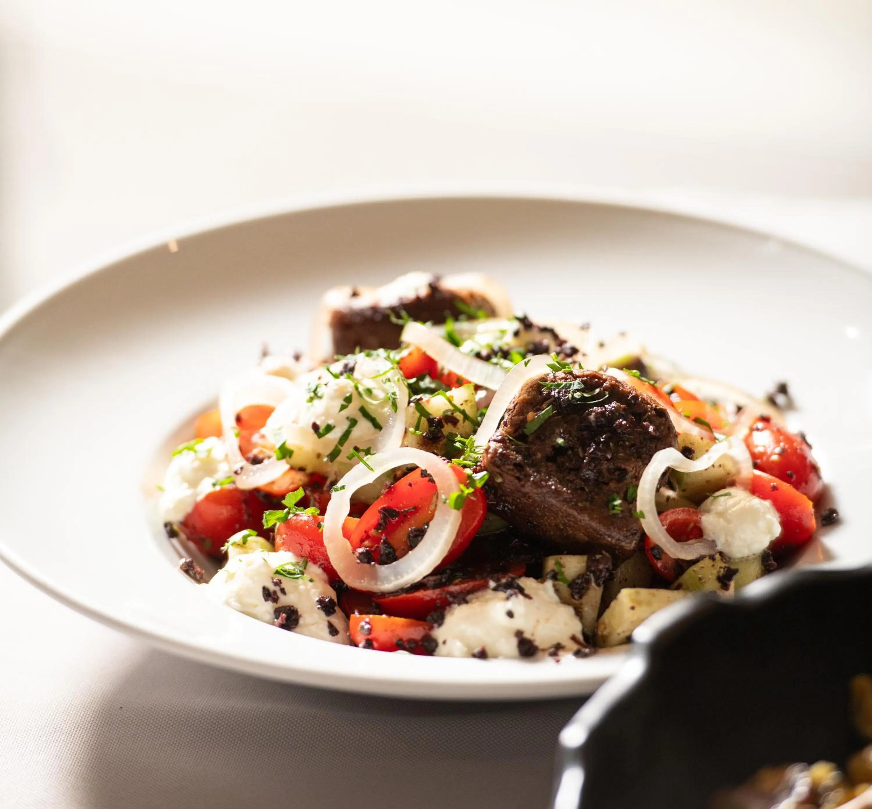 Restaurant/places to eat in Karavia Lux Inn