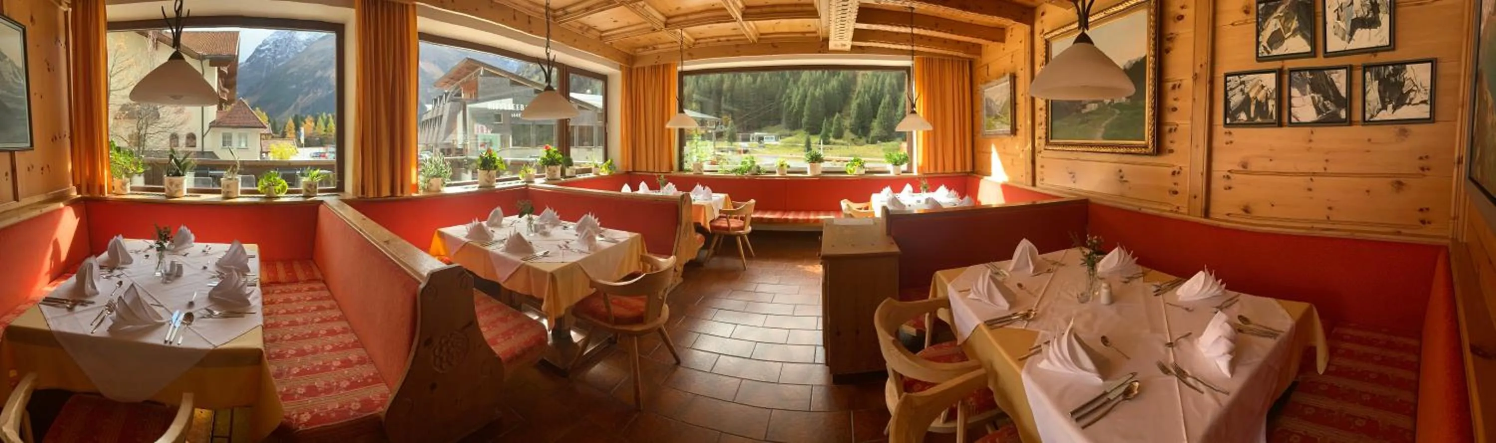 Restaurant/places to eat in Hotel Zirbenhof