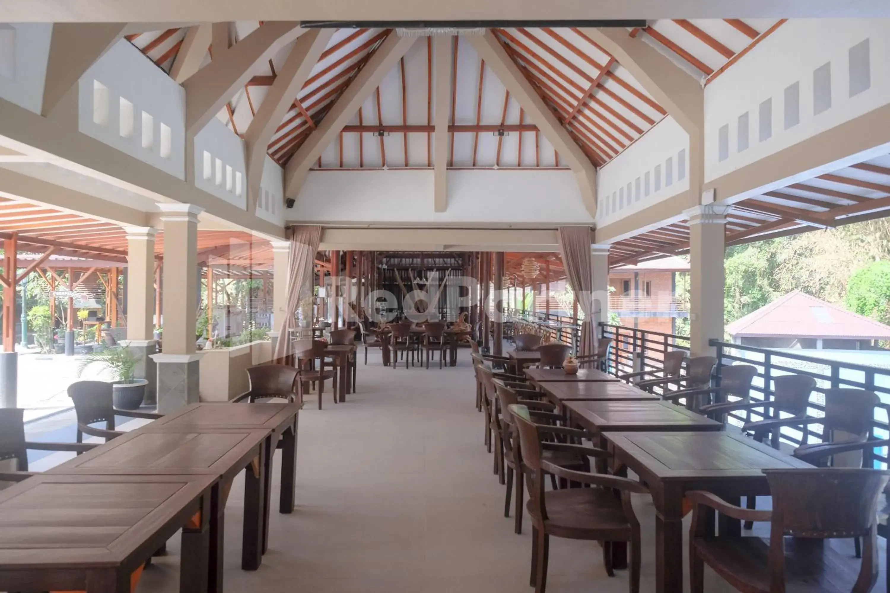 Restaurant/Places to Eat in Kebon Krapyak Cottage Syariah RedPartner near Stadion Maguwoharjo