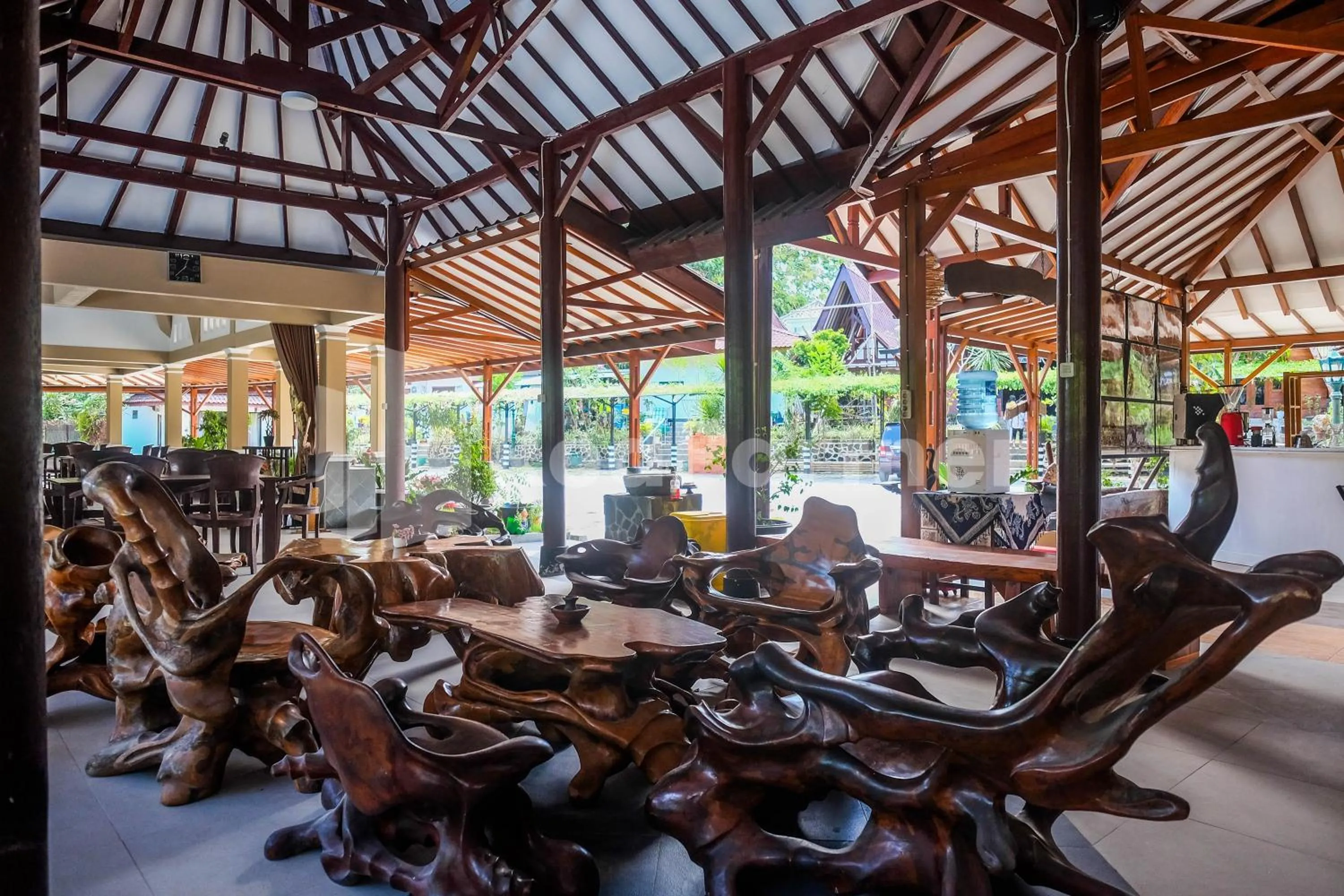 Restaurant/places to eat in Kebon Krapyak Cottage Syariah Mitra RedDoorz near Stadion Maguwoharjo