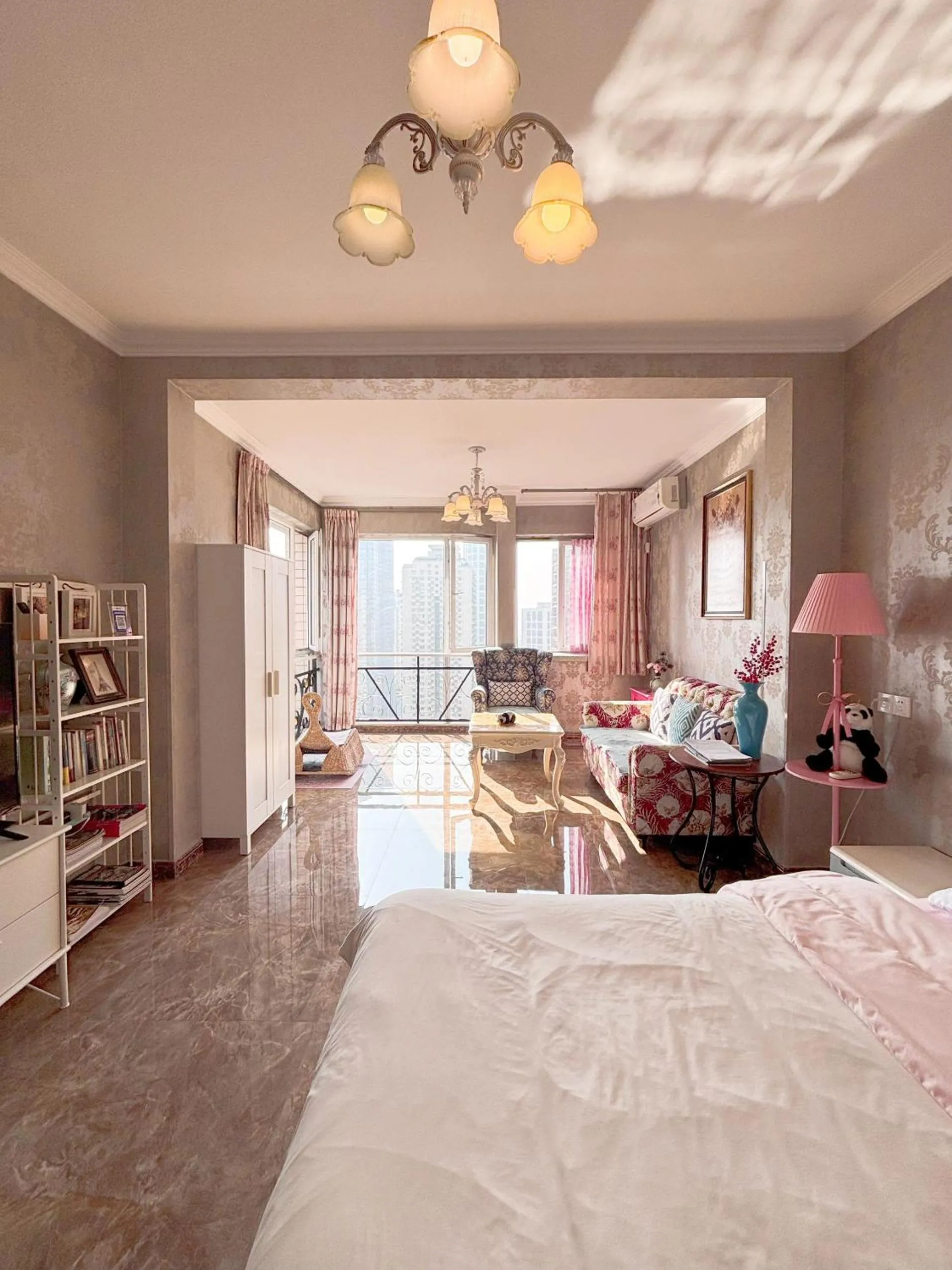 Photo of the whole room, Bed in Xus Residential Apartment Near Jiefangbei and Hongya Cave In The City Centre