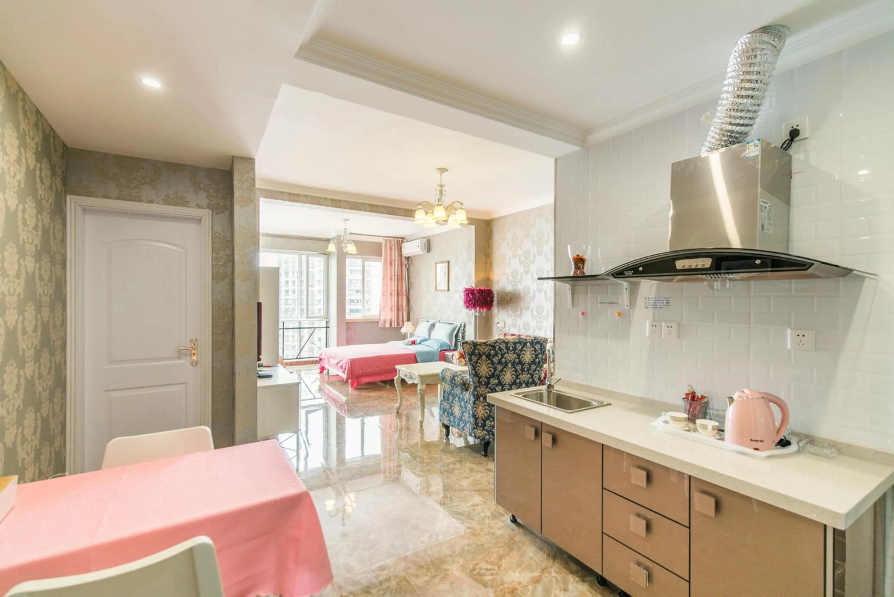 Kitchen or kitchenette in Xus Residential Apartment Near Jiefangbei and Hongya Cave In The City Centre