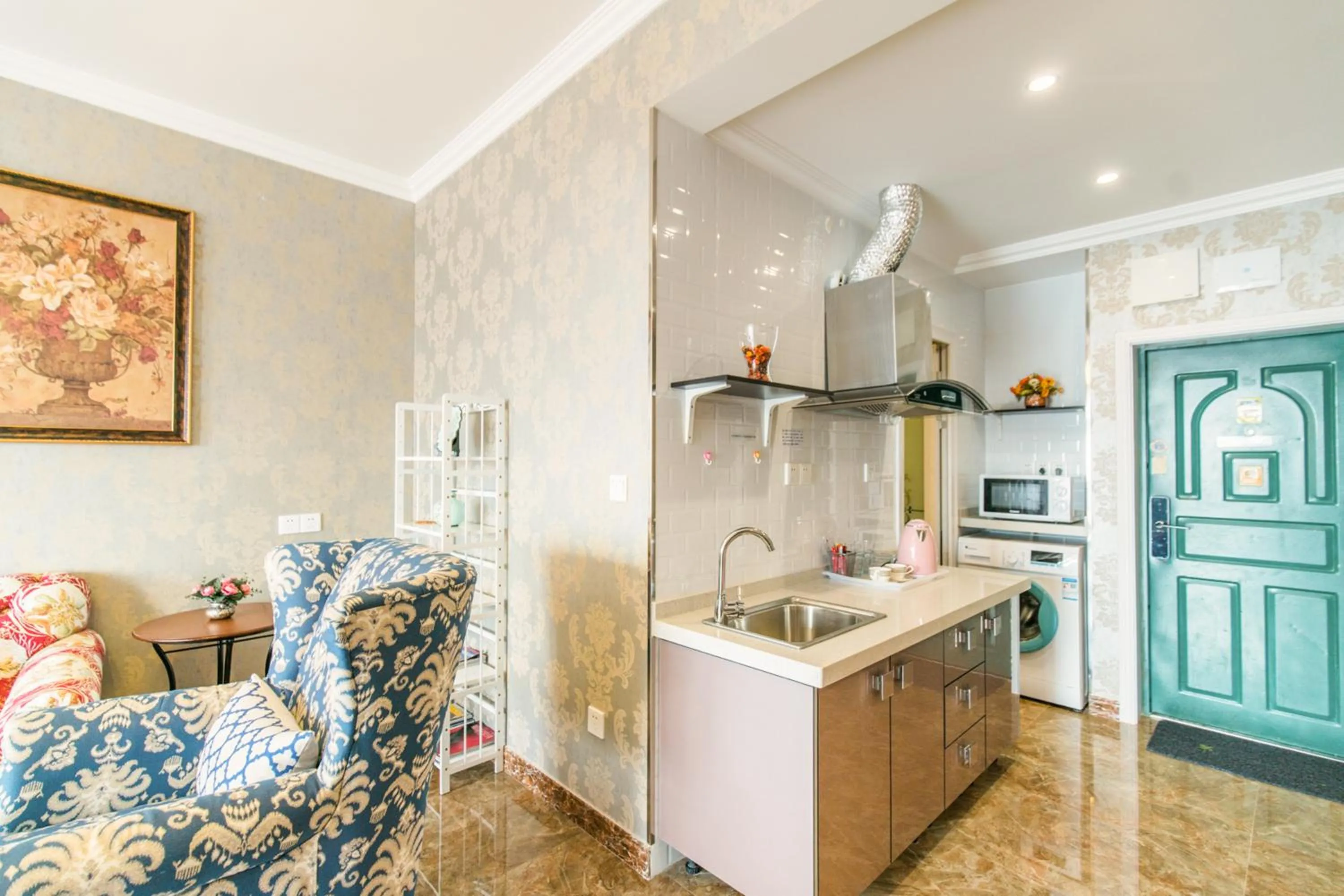 Kitchen or kitchenette in Xus Residential Apartment Near Jiefangbei and Hongya Cave In The City Centre