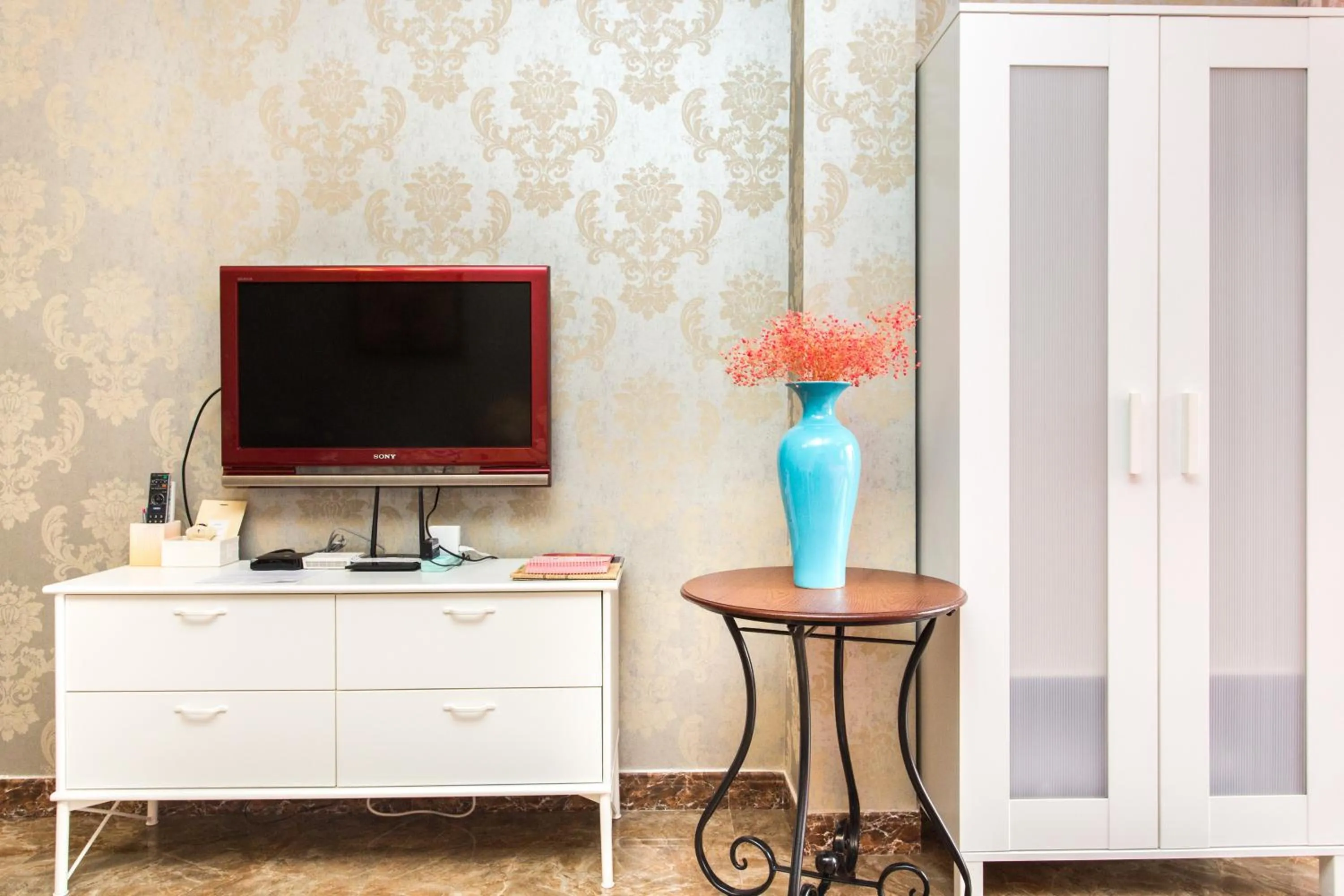 TV and multimedia in Xus Residential Apartment Near Jiefangbei and Hongya Cave In The City Centre