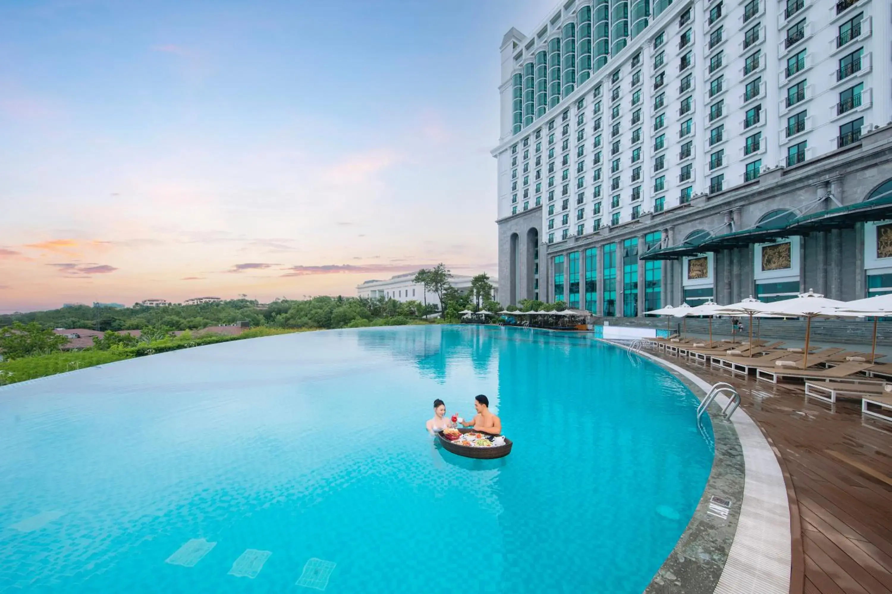 Swimming pool in FLC Halong Bay Golf Club & Luxury Resort Swimming pool in FLC Halong Bay Golf Club & Luxury Resort