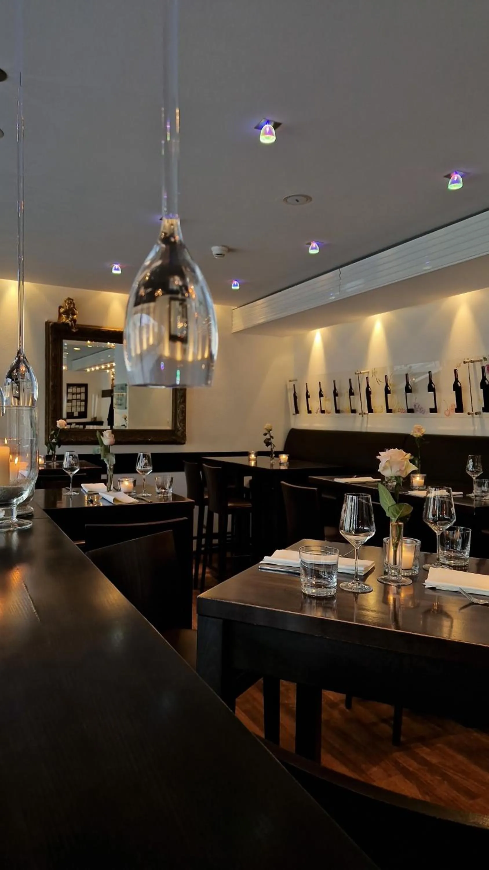 Restaurant/places to eat in Hotel Ross