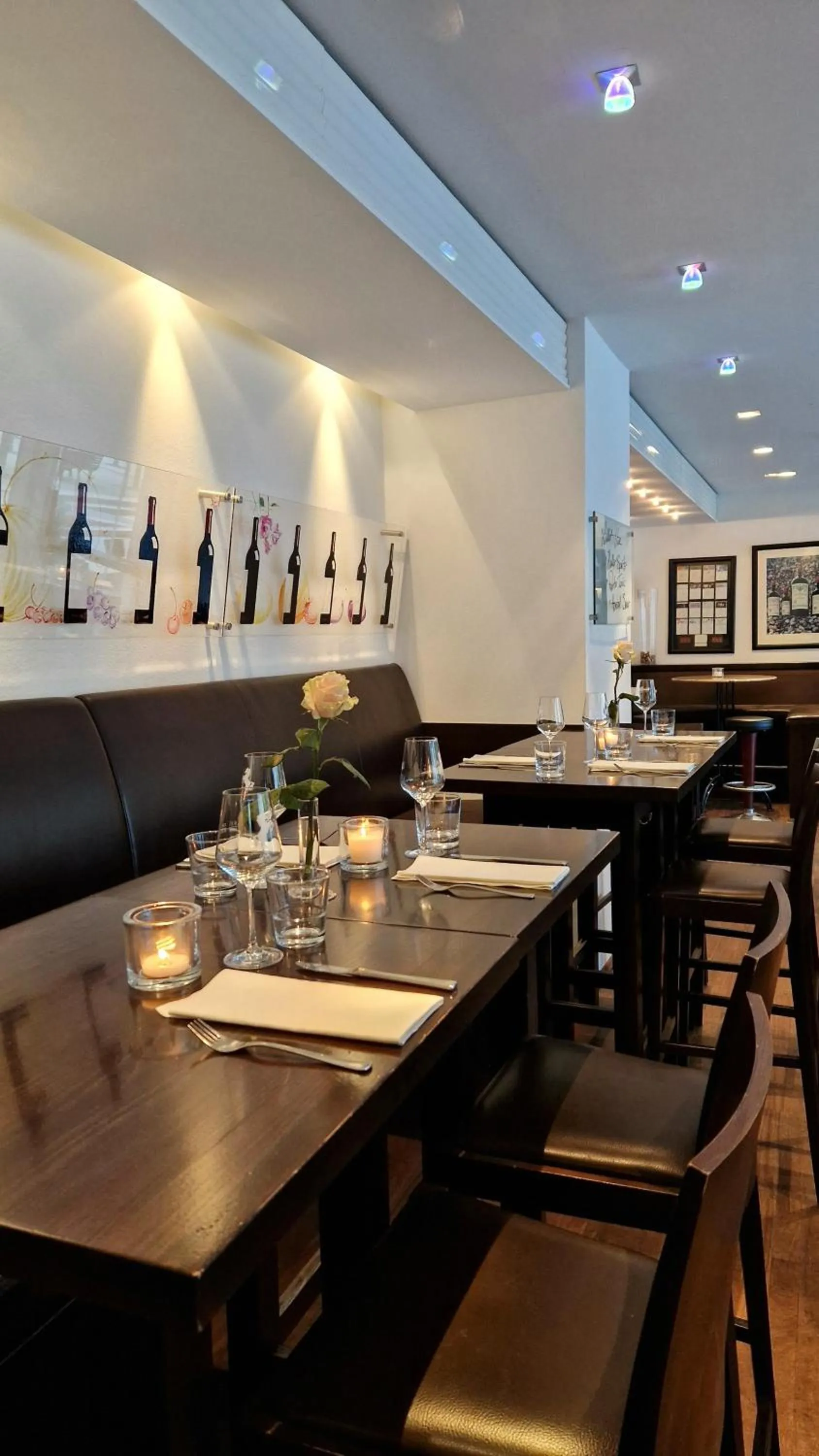 Restaurant/places to eat in Hotel Ross