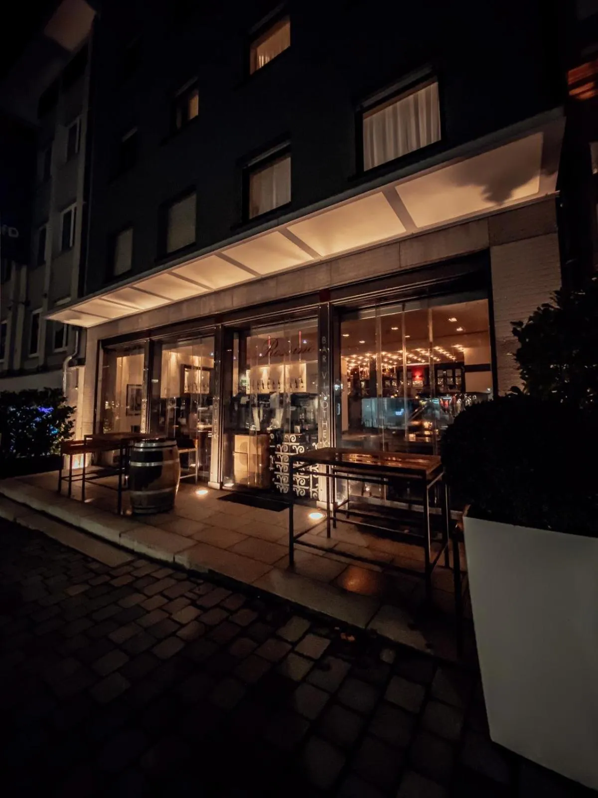 Facade/entrance in Hotel Ross