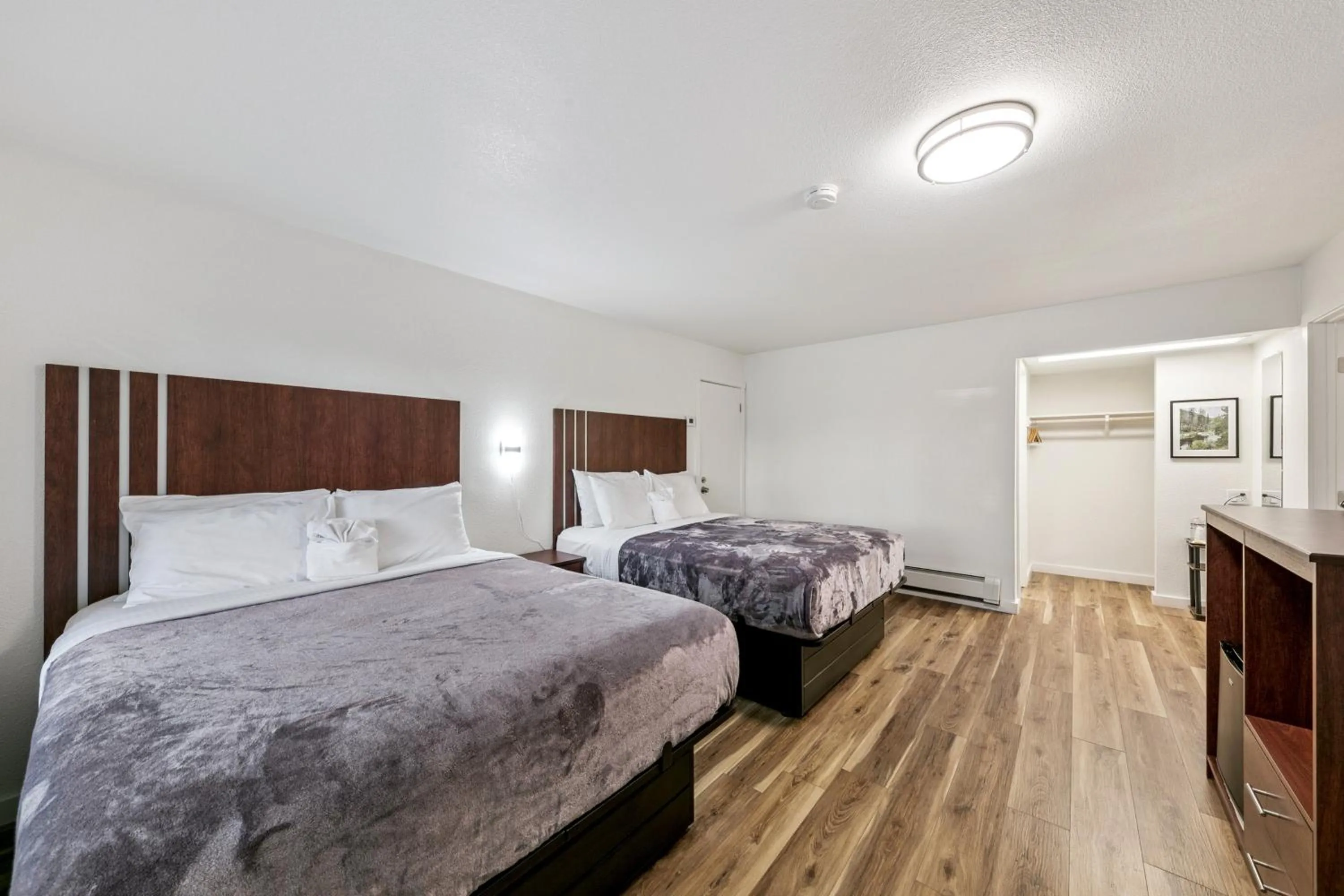 Bed in Ambassador Lake Tahoe