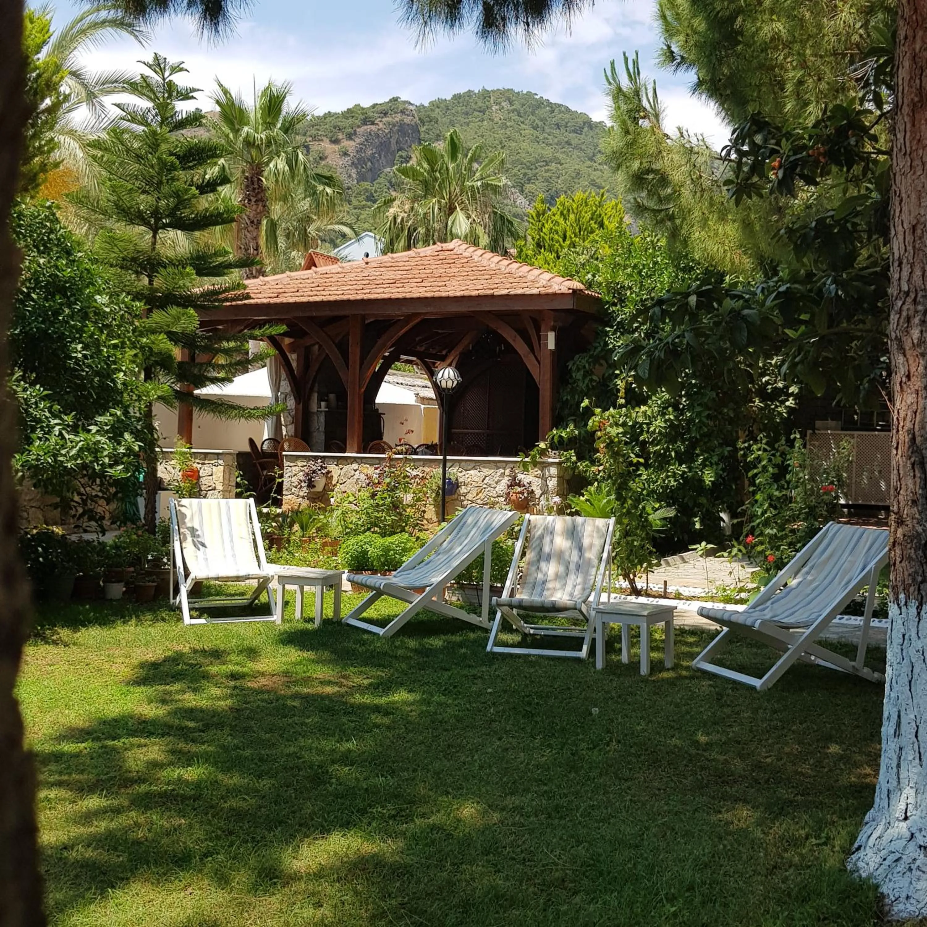Garden in İlkiz Beach Hotel