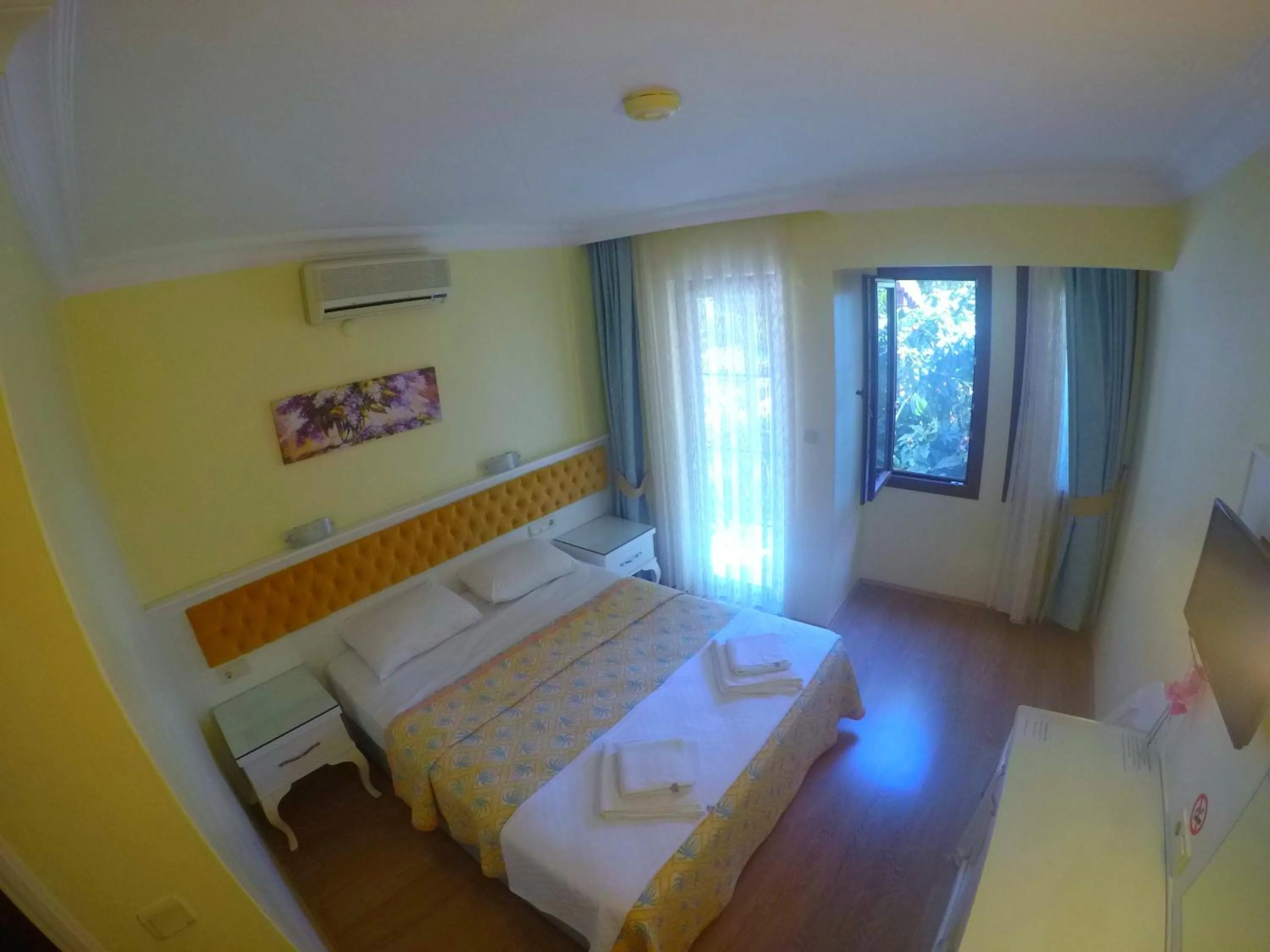 Bed in İlkiz Beach Hotel