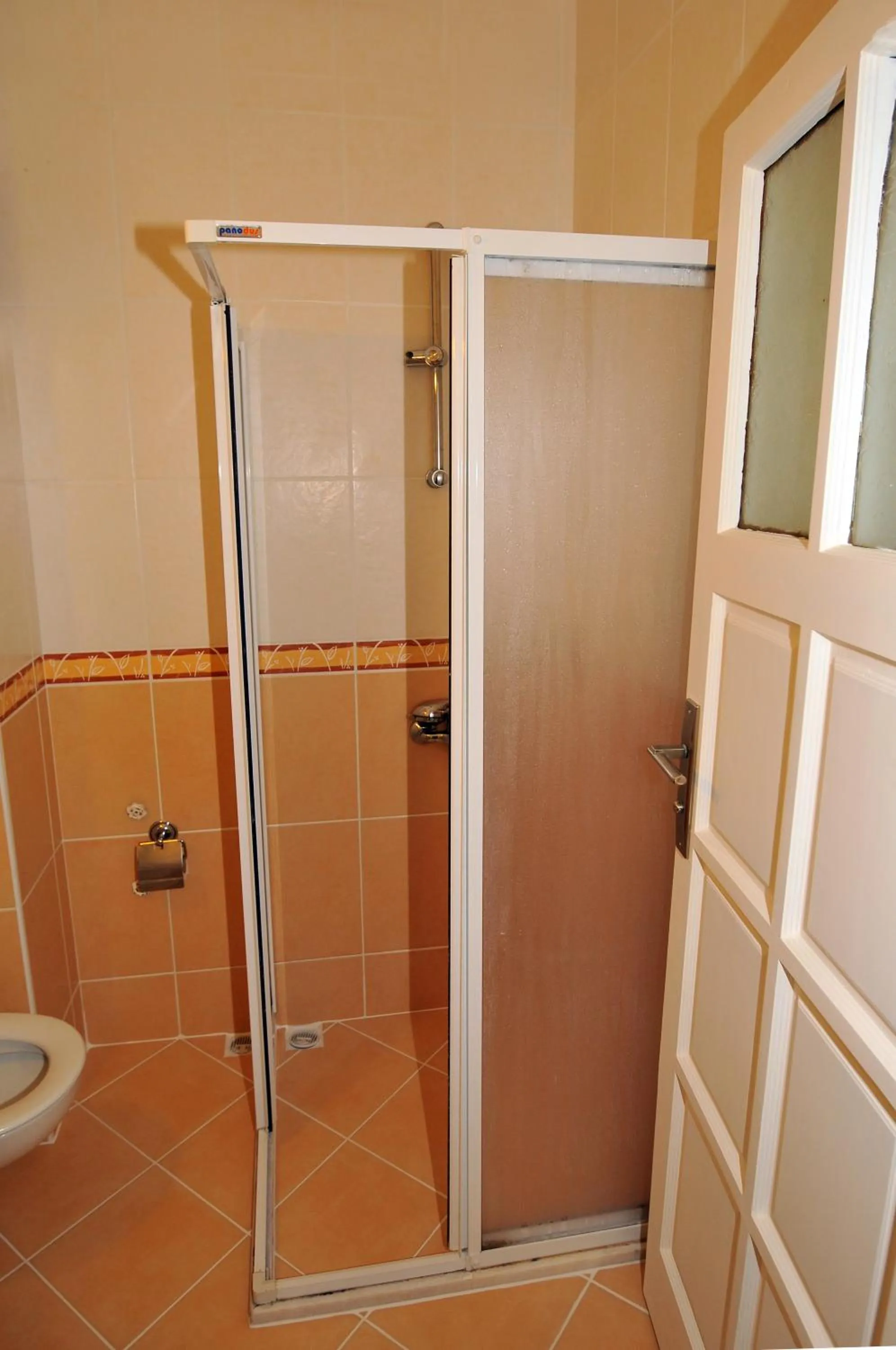 Bathroom in İlkiz Beach Hotel