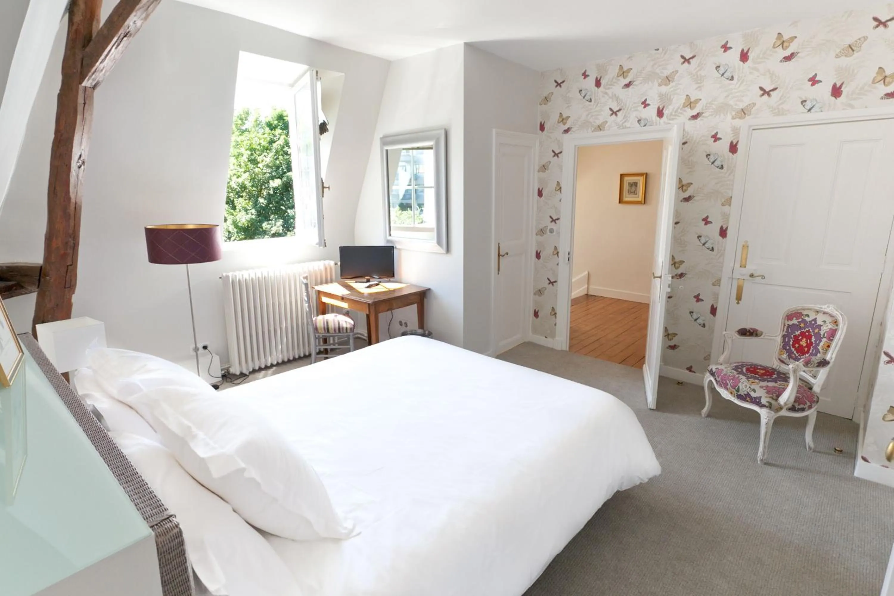 Photo of the whole room, Bed in La Maison Jules