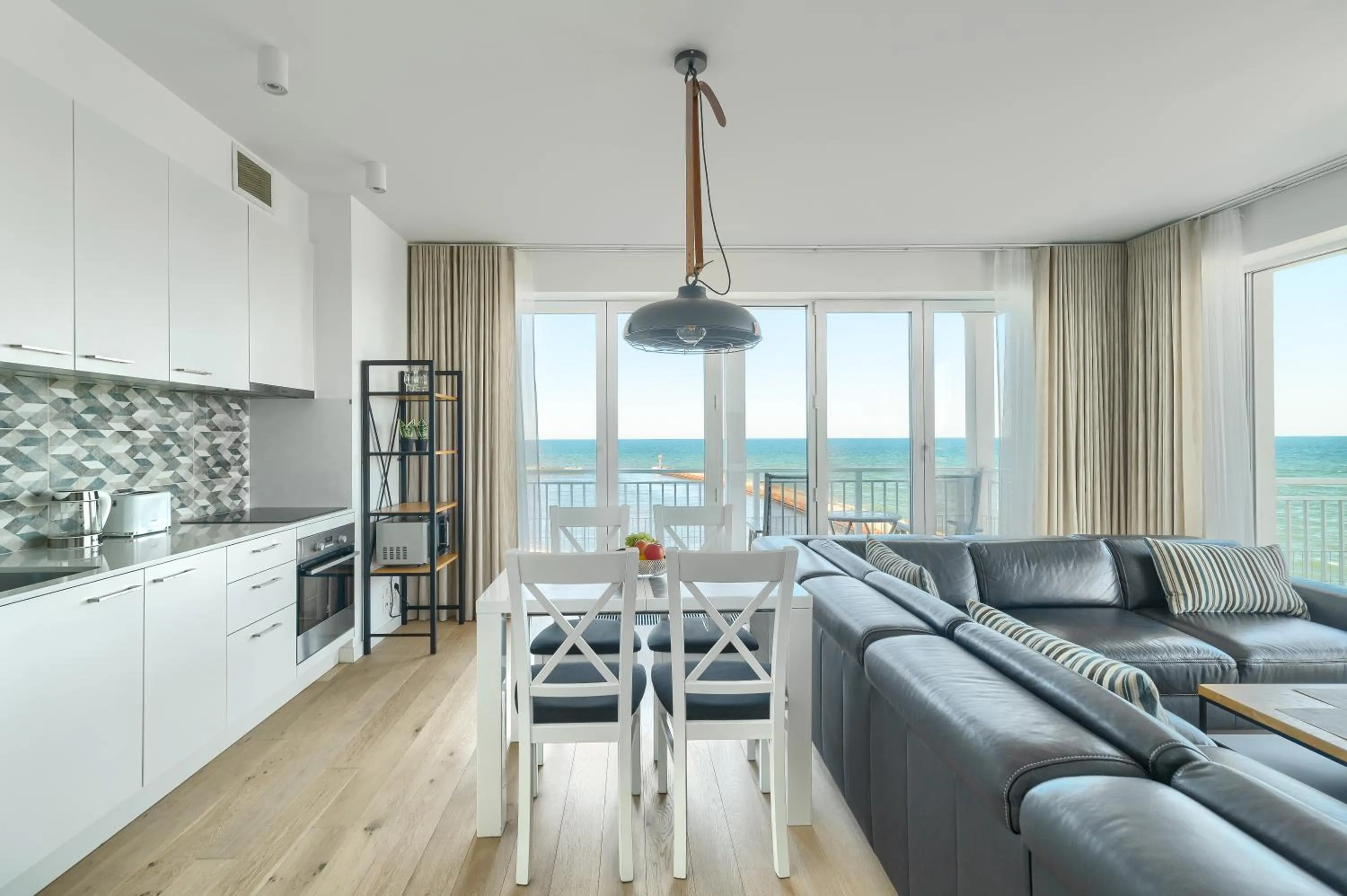 Kitchen or kitchenette in Apartamenty Marina z widokiem na morze