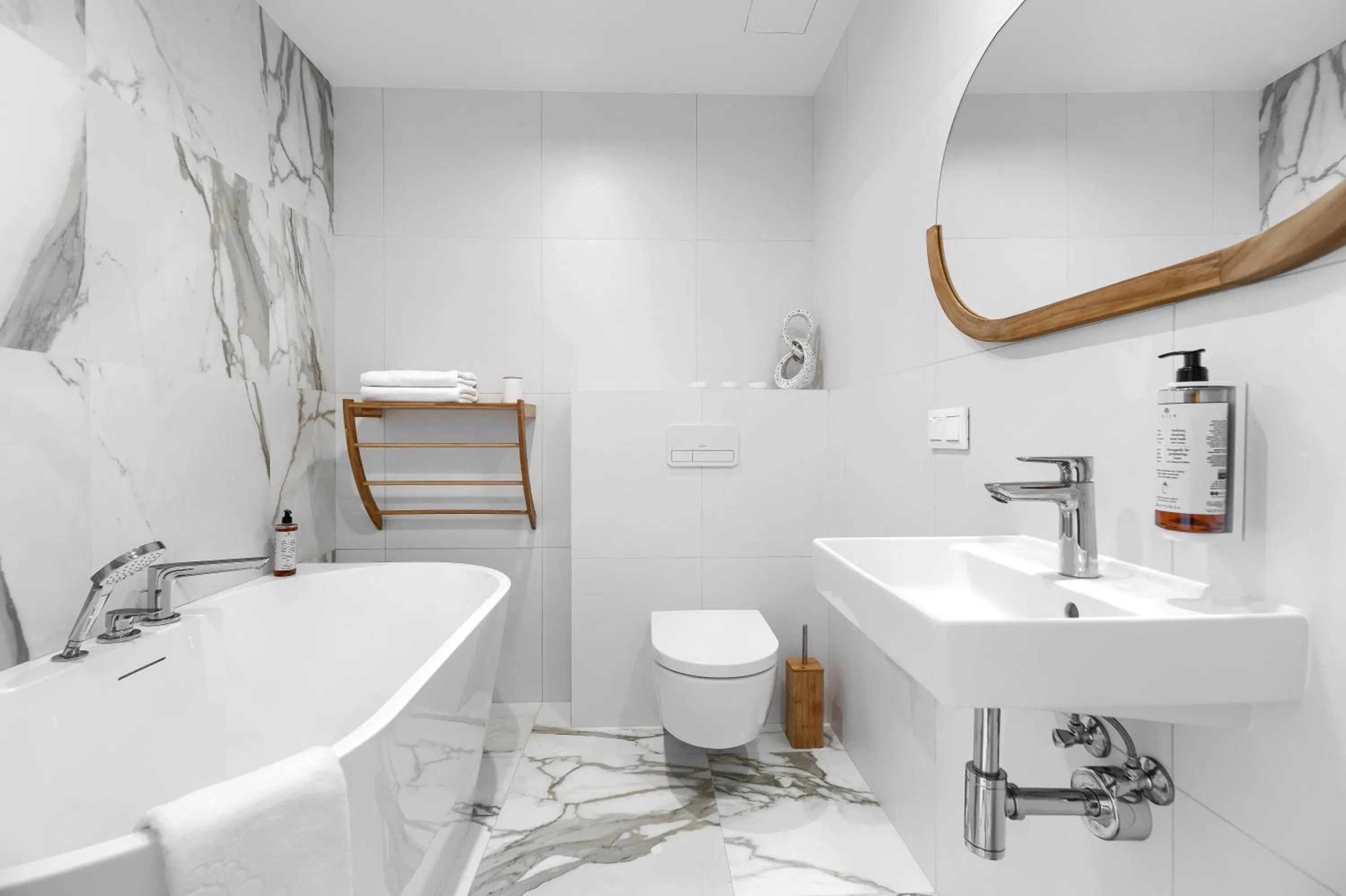 Bath in Apartamenty Marina z widokiem na morze