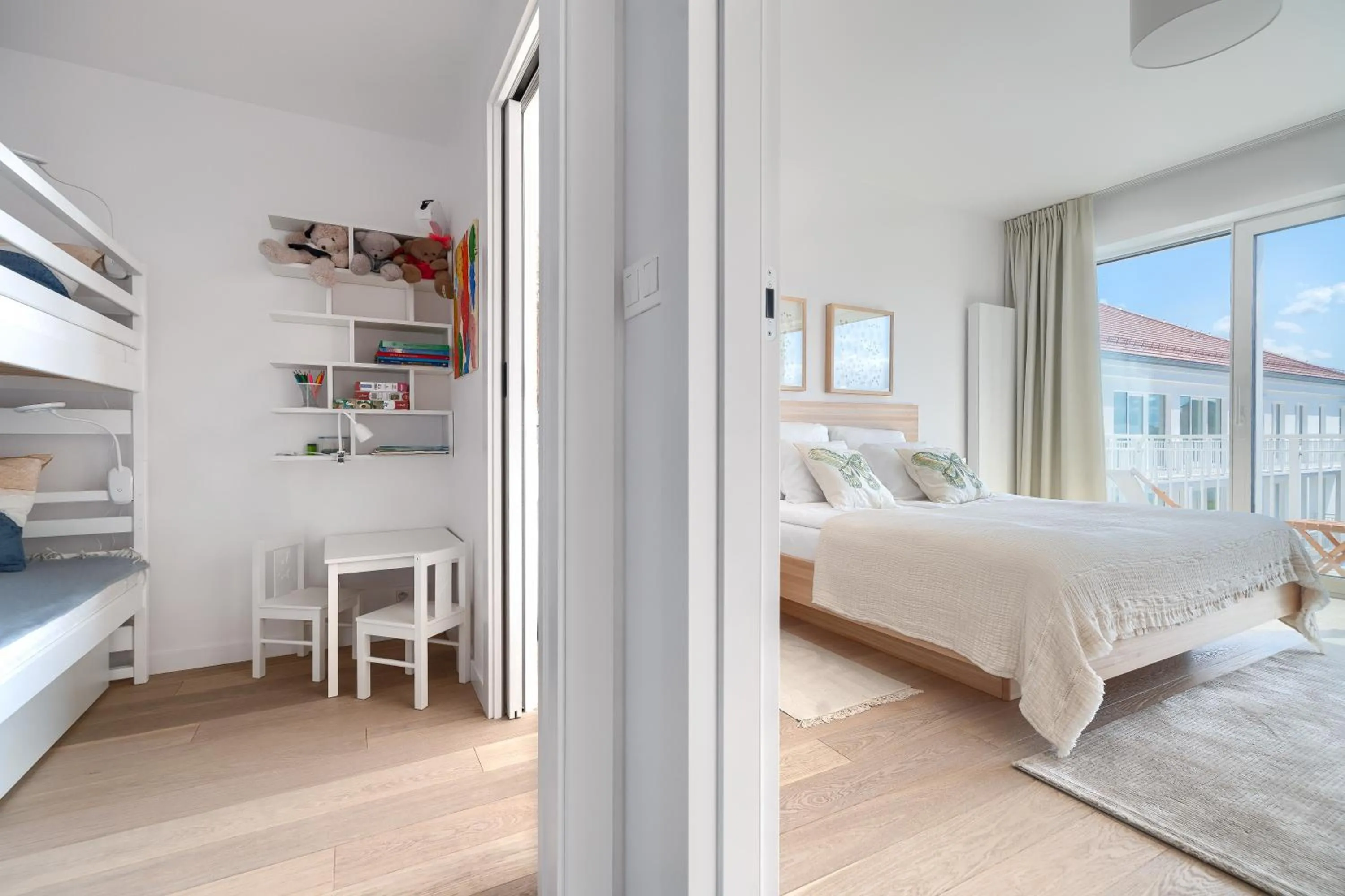 Bedroom, Bed in Apartamenty Marina z widokiem na morze