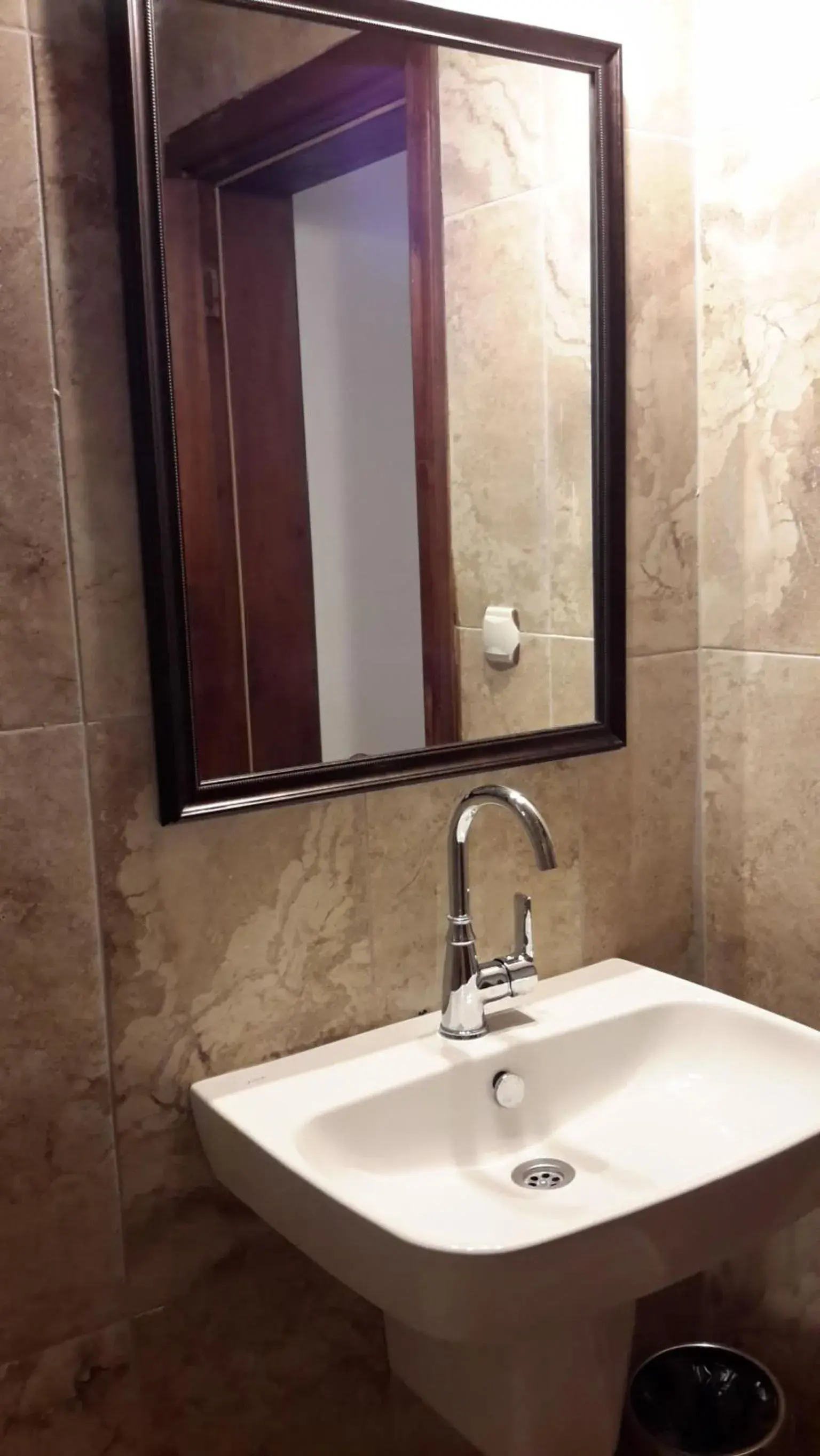Large Double Room in Sibel Hotel Large Double Room in Sibel Hotel