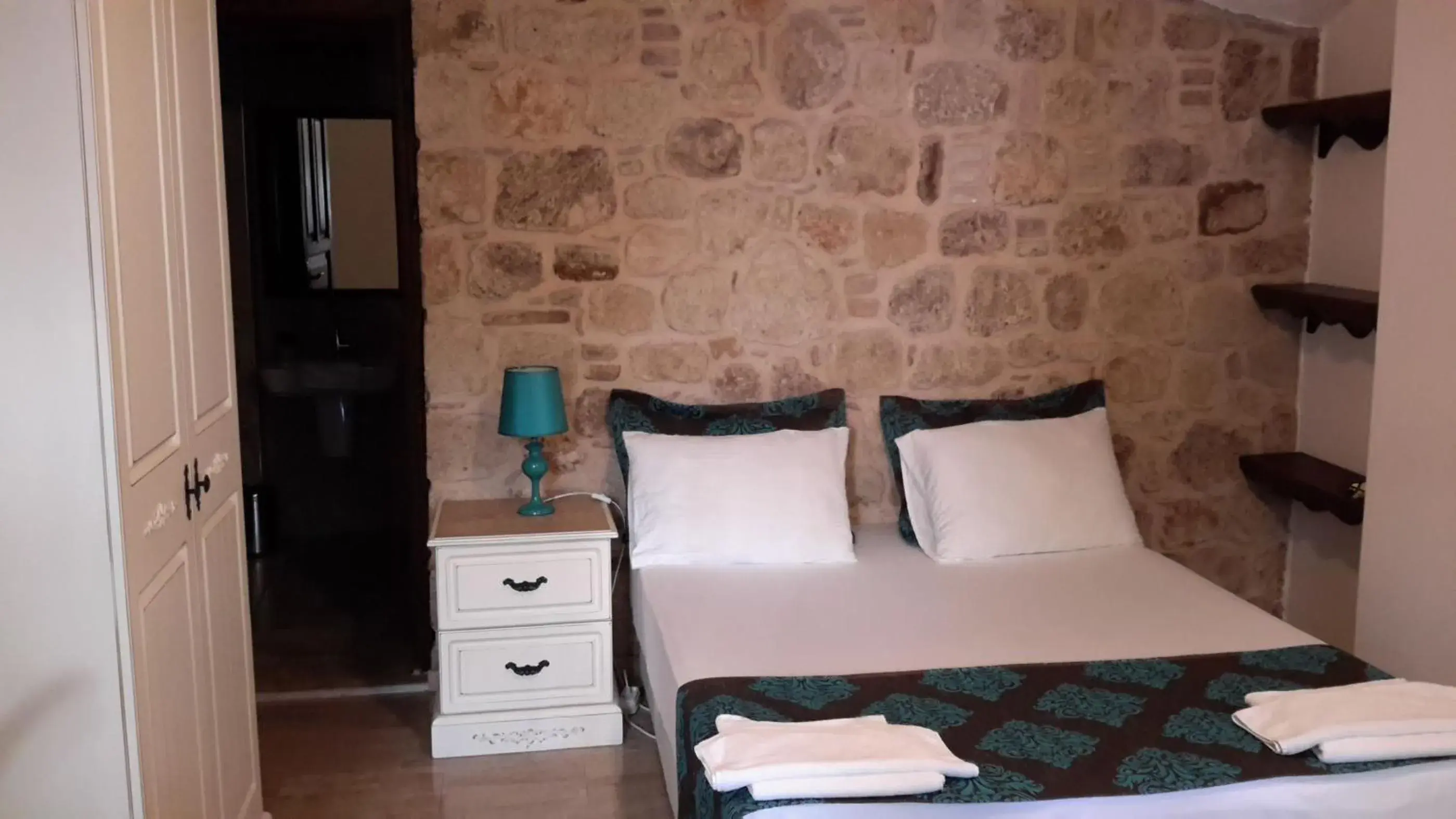 Large Double Room in Sibel Hotel Large Double Room in Sibel Hotel