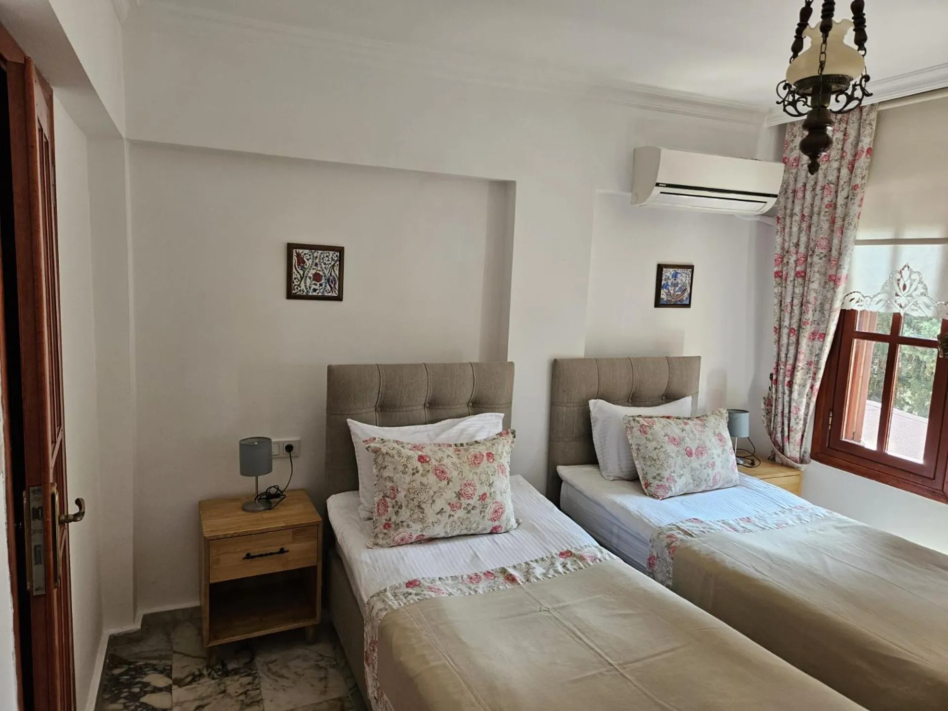 Property building, Bed in Sibel Hotel