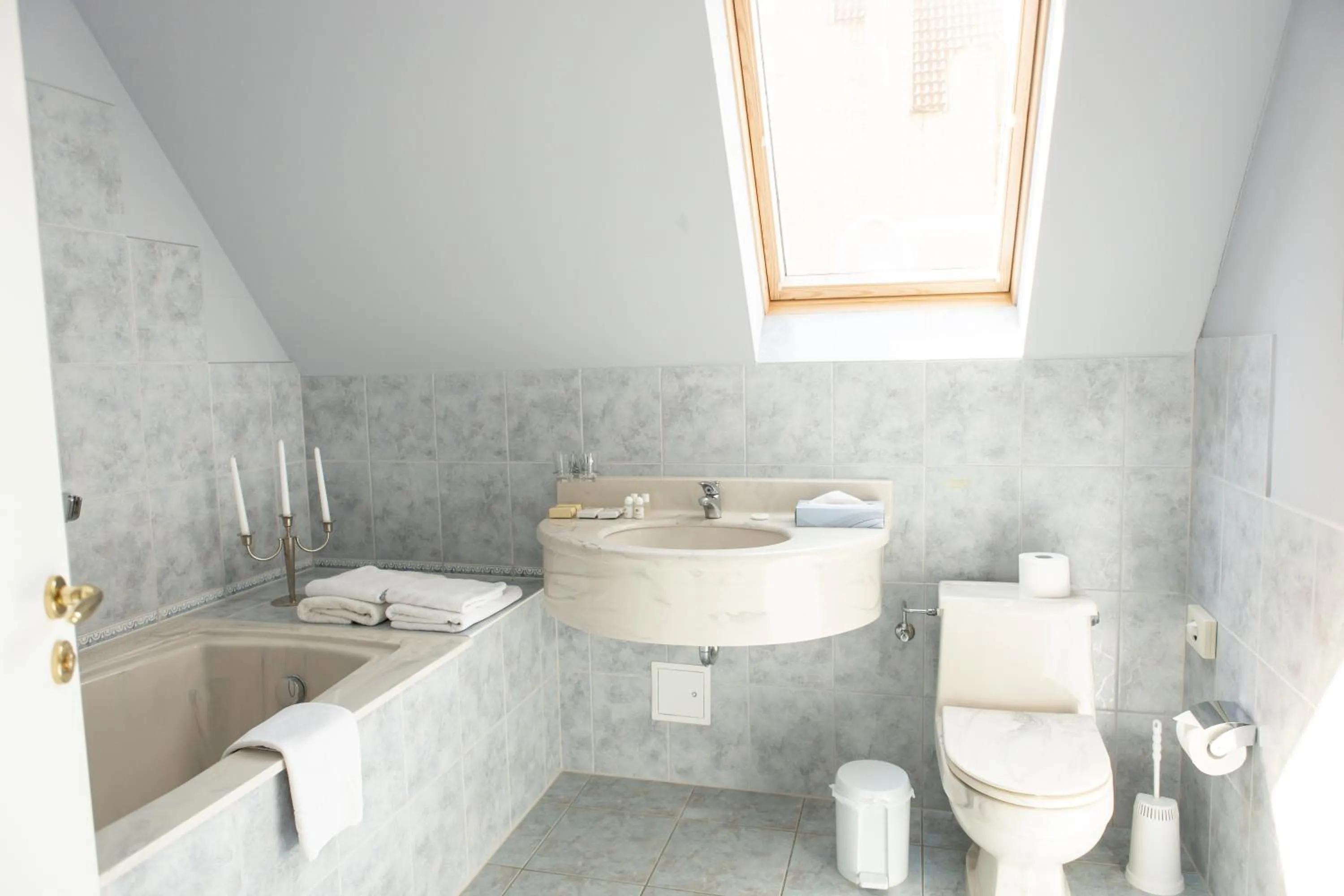 Toilet in Boutiquehotel Gut Tribbevitz auf Rügen