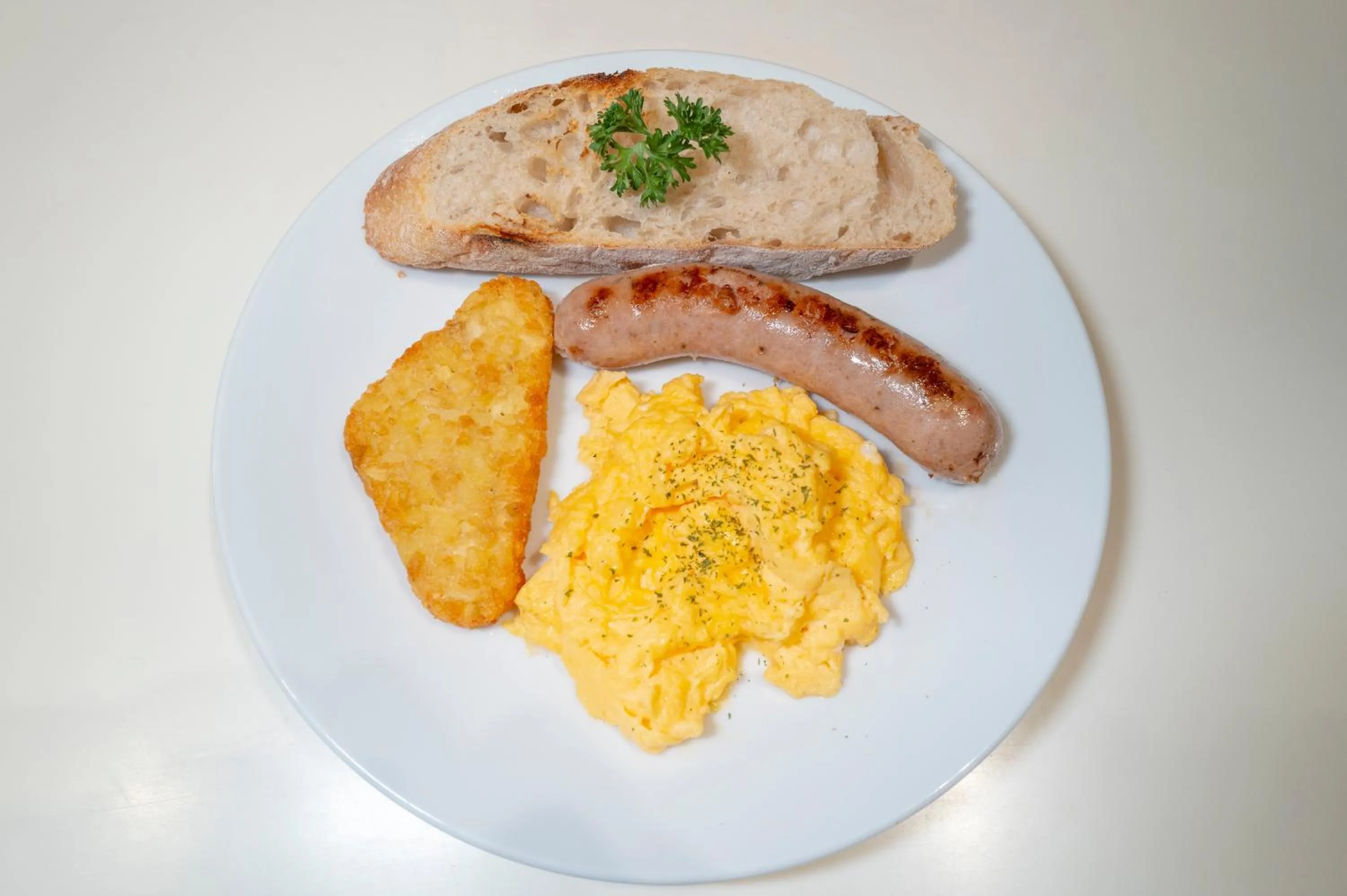 Restaurant/places to eat in Kritthai Residence