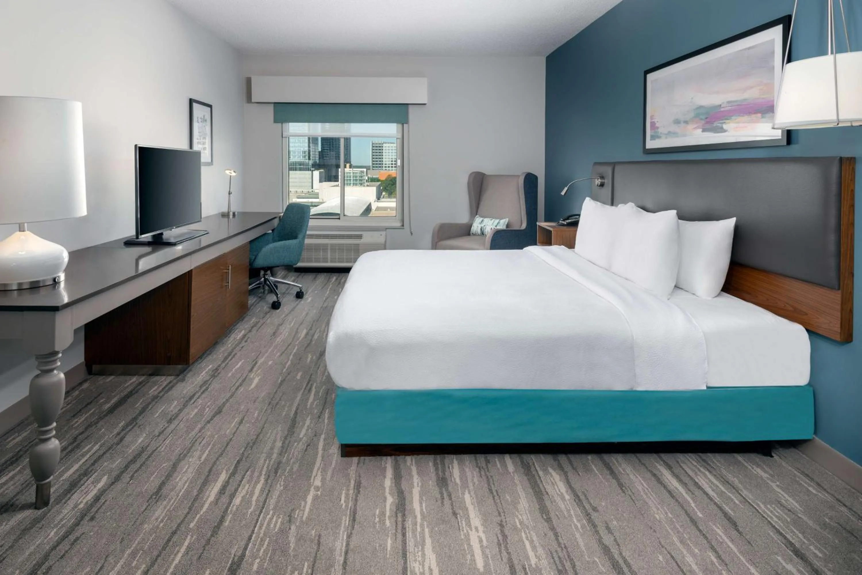 Bed in Hilton Garden Inn Charlotte Uptown