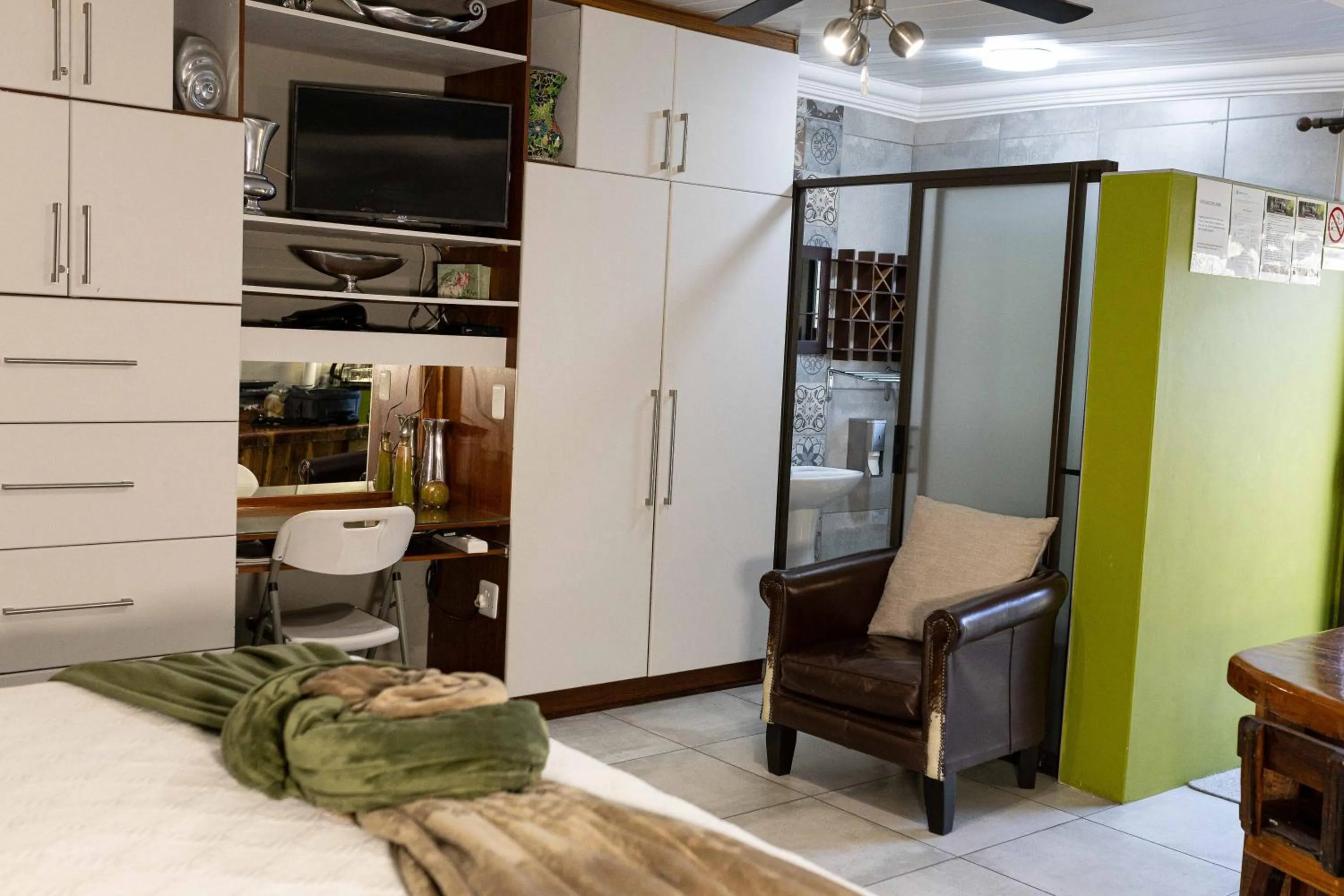 Bedroom, Bed in Rustic Forest Guest House