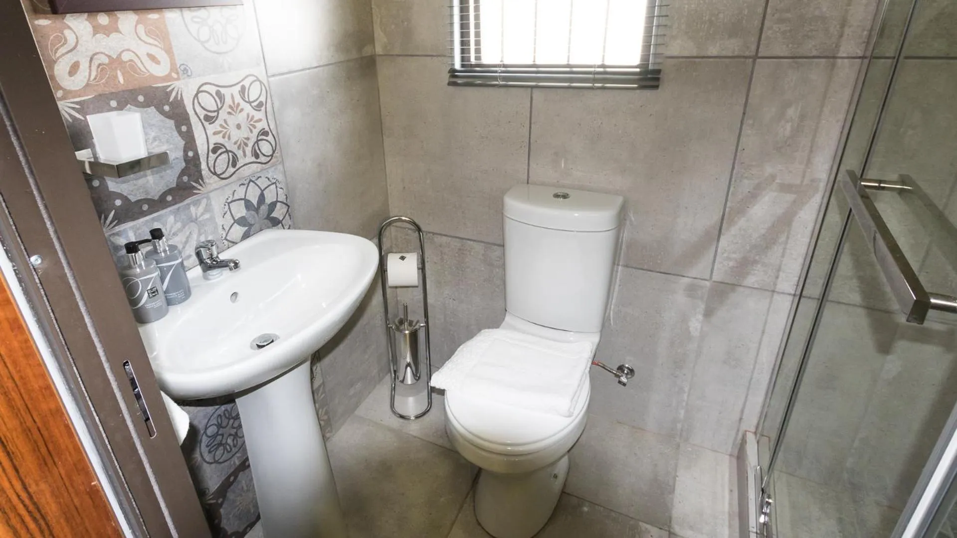 Rustic Forest Guest House