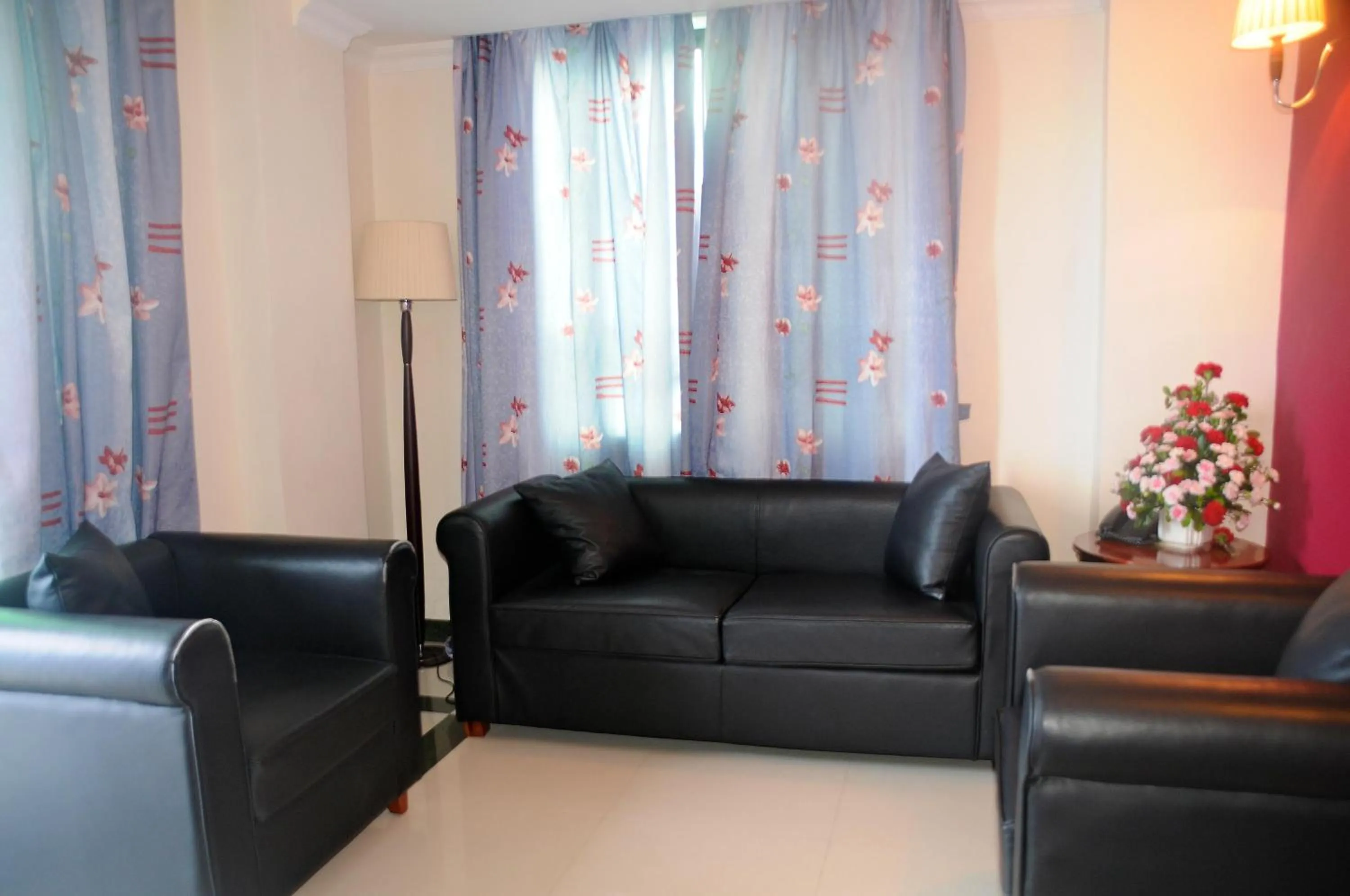 Day in Hotel Nikko Towers