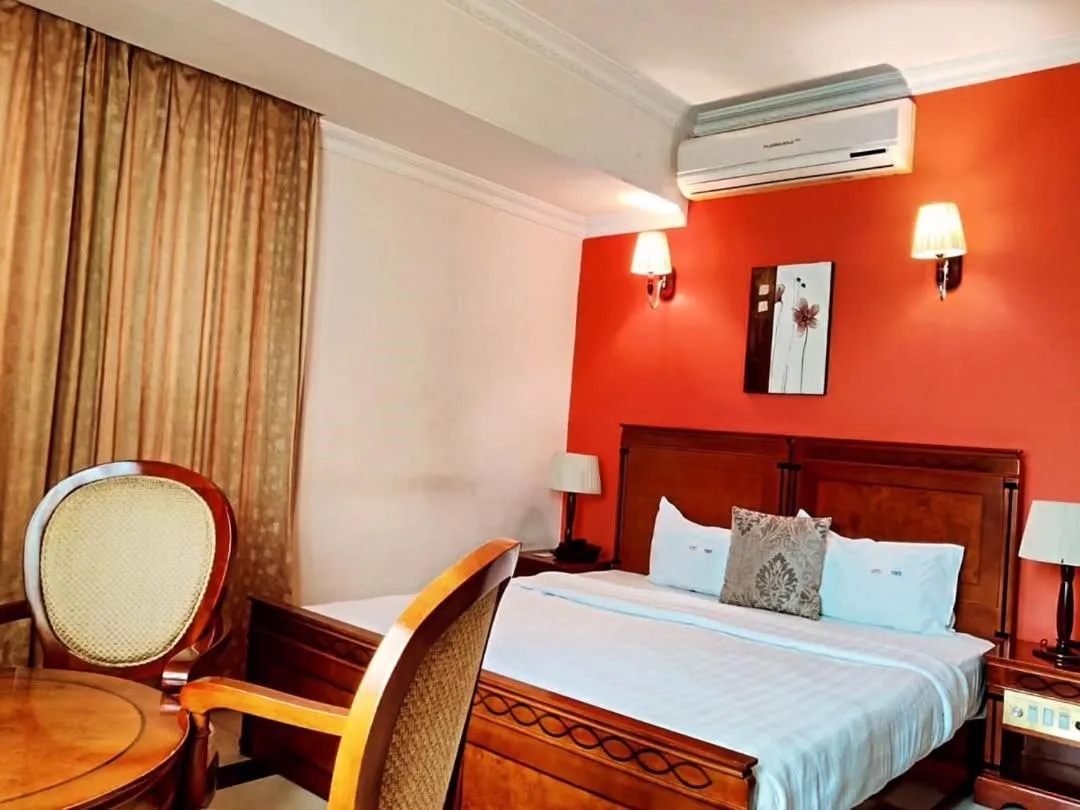 Bed in Hotel Nikko Towers