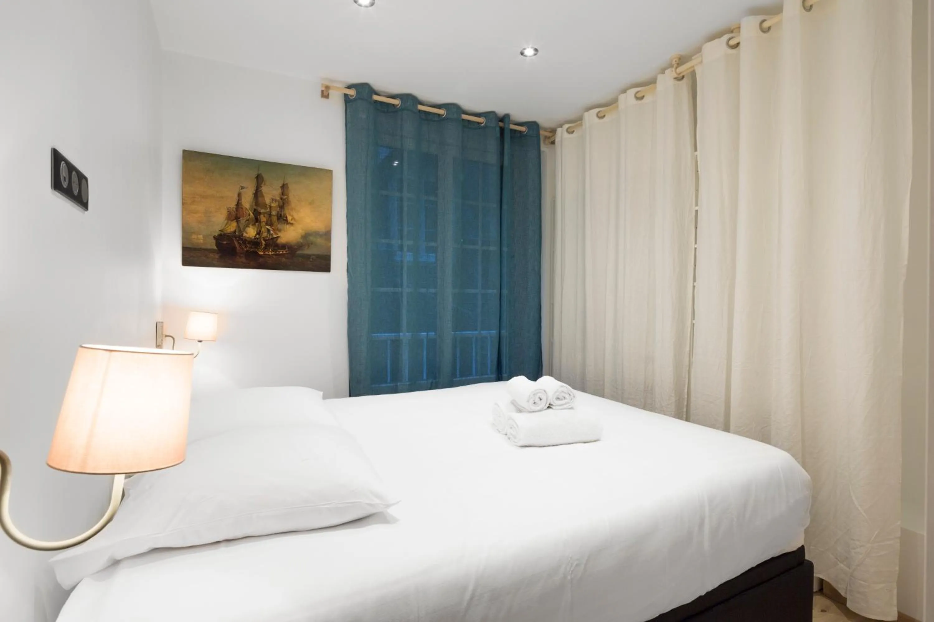 Bed in La Cordee by Cocoonr