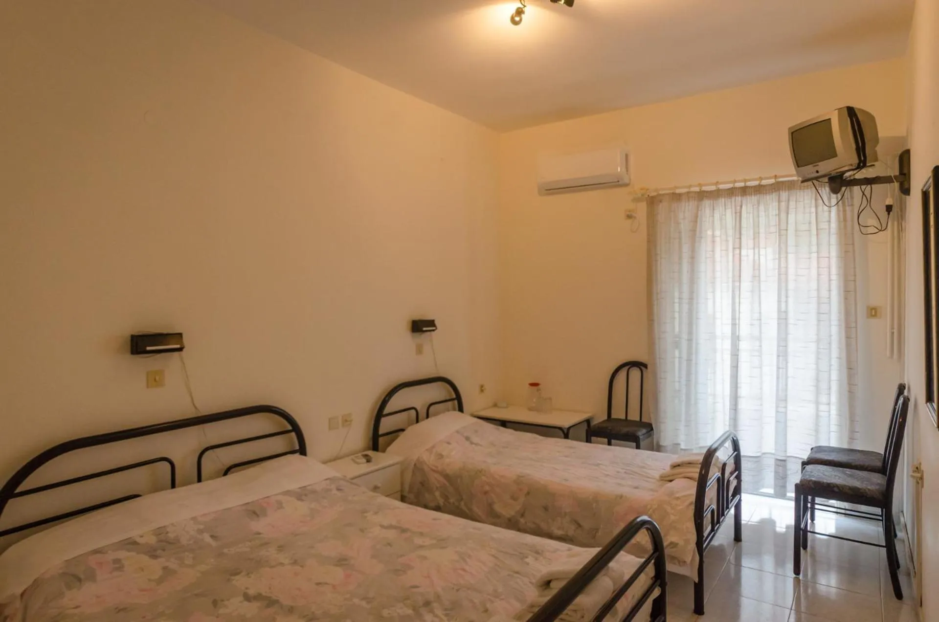 Bed in Leonidio Rocks
