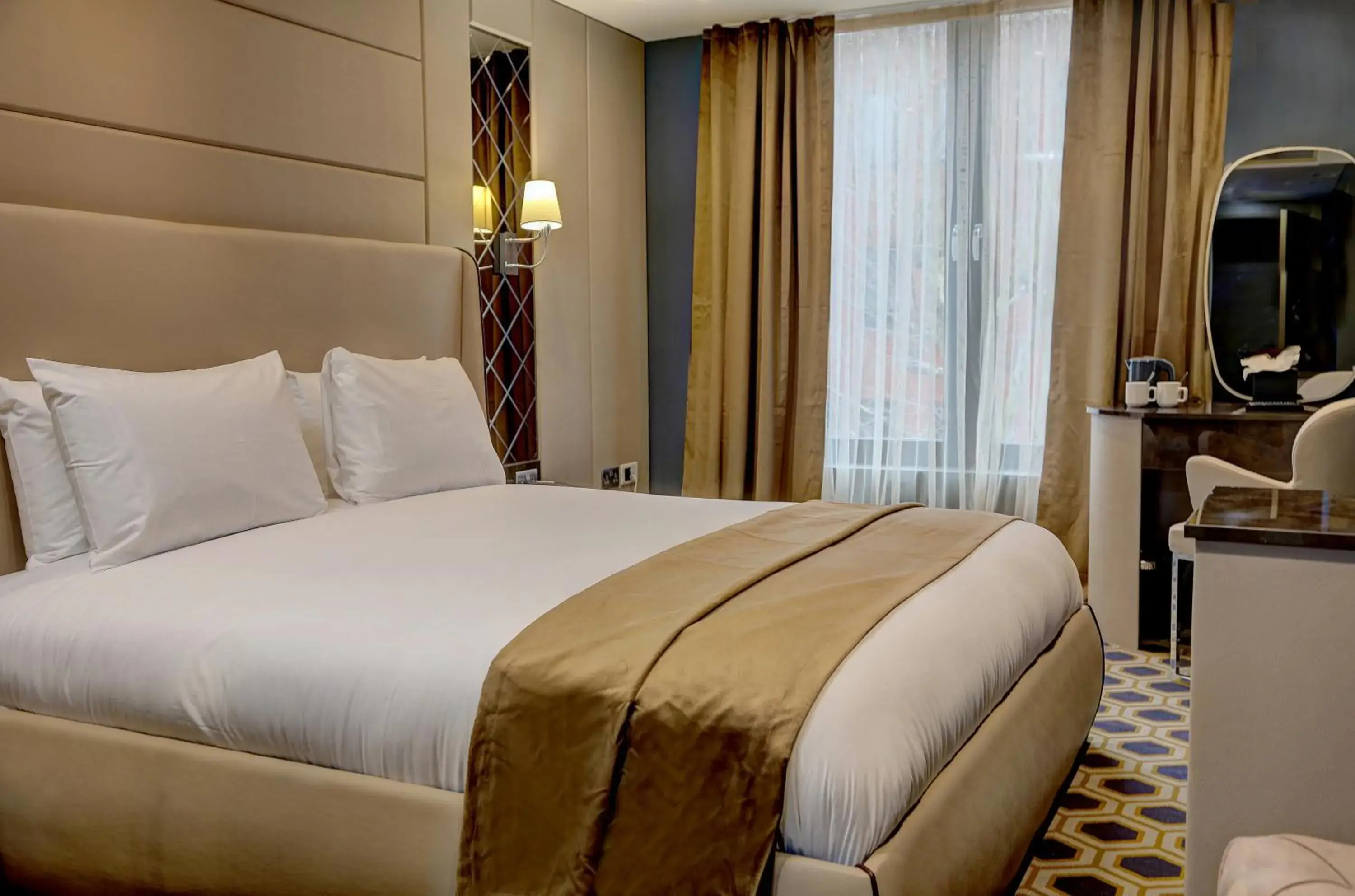 Bed in Putney Hotel Bed in Putney Hotel