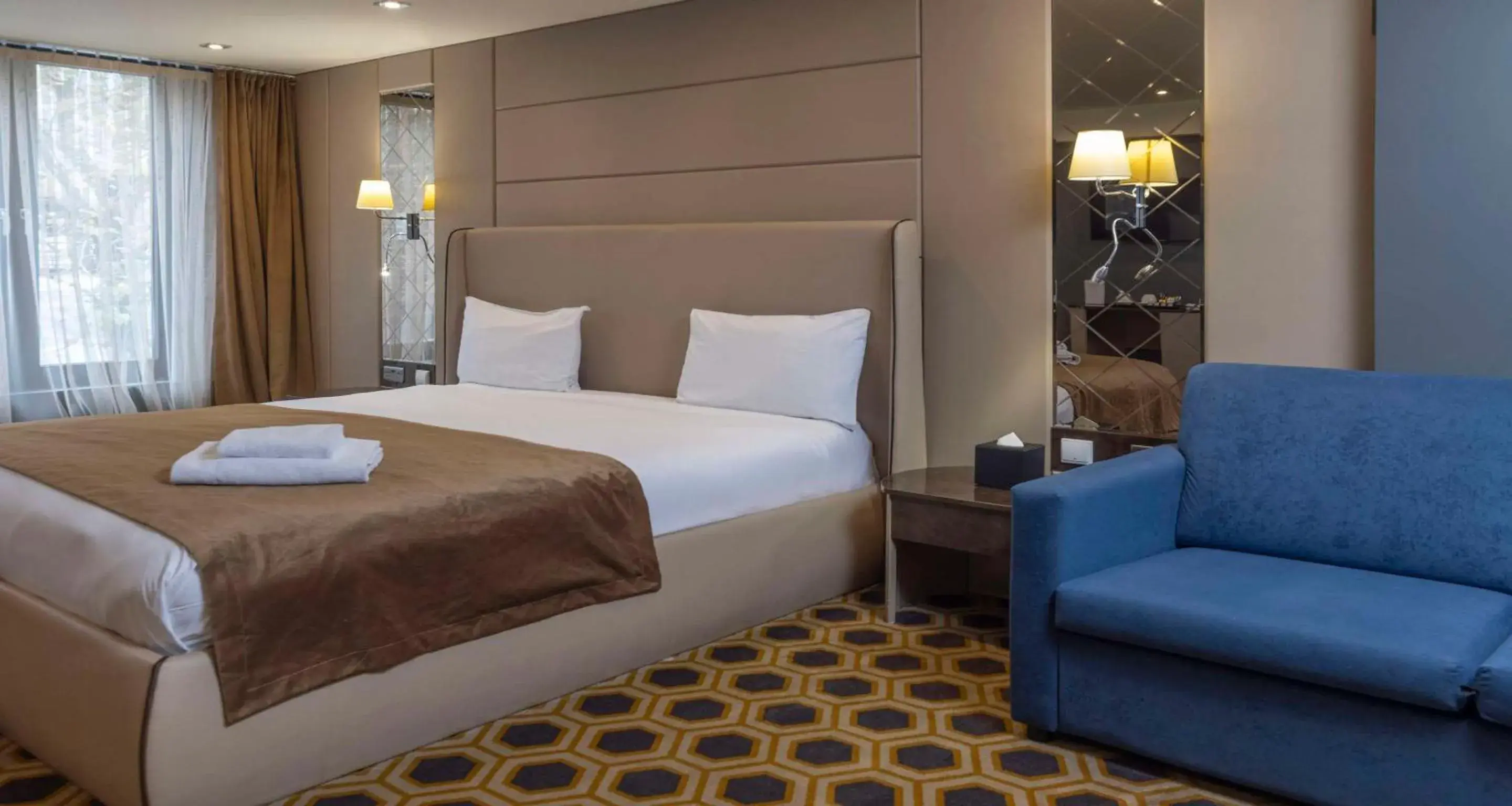 Bedroom, Bed in Putney Hotel Bedroom, Bed in Putney Hotel