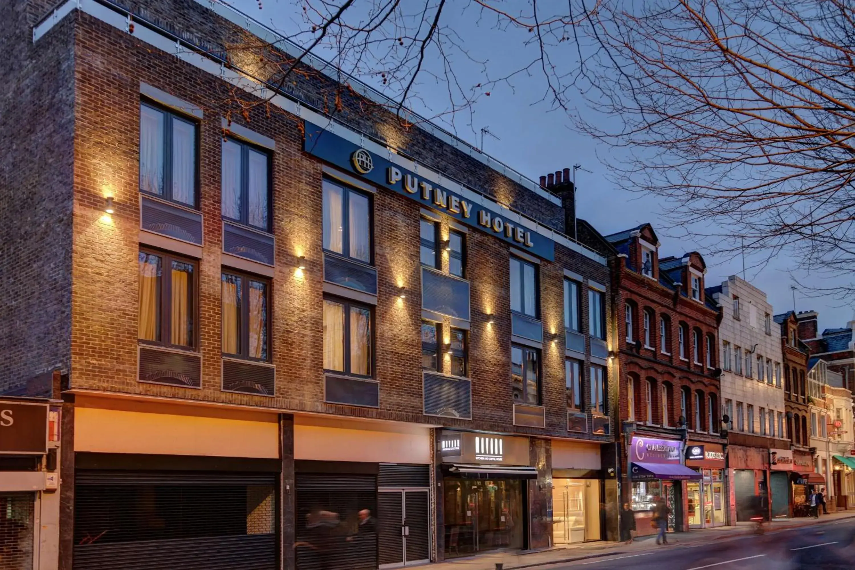 Property building in Putney Hotel Property building in Putney Hotel