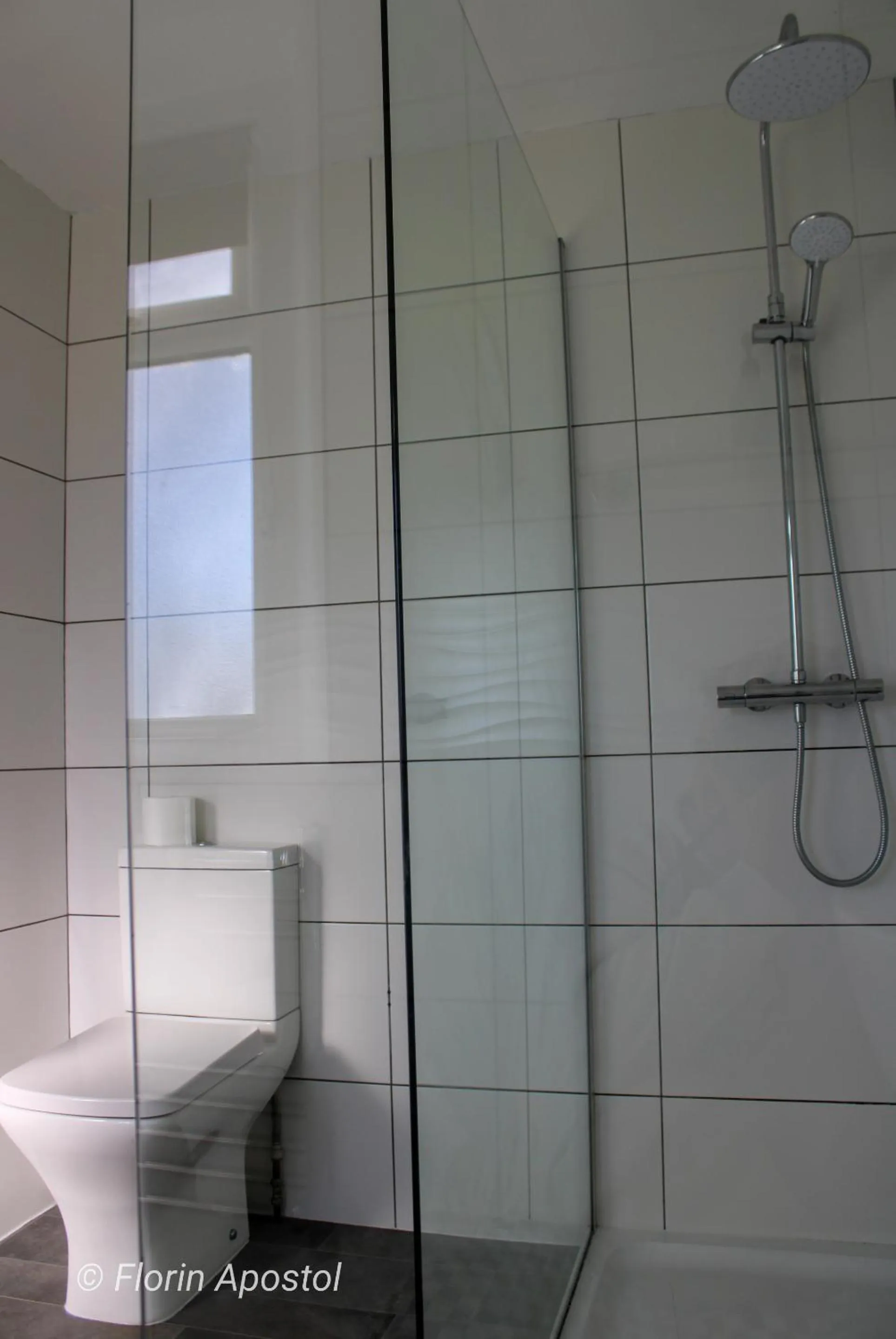 Bedroom in The Wight Mouse Inn