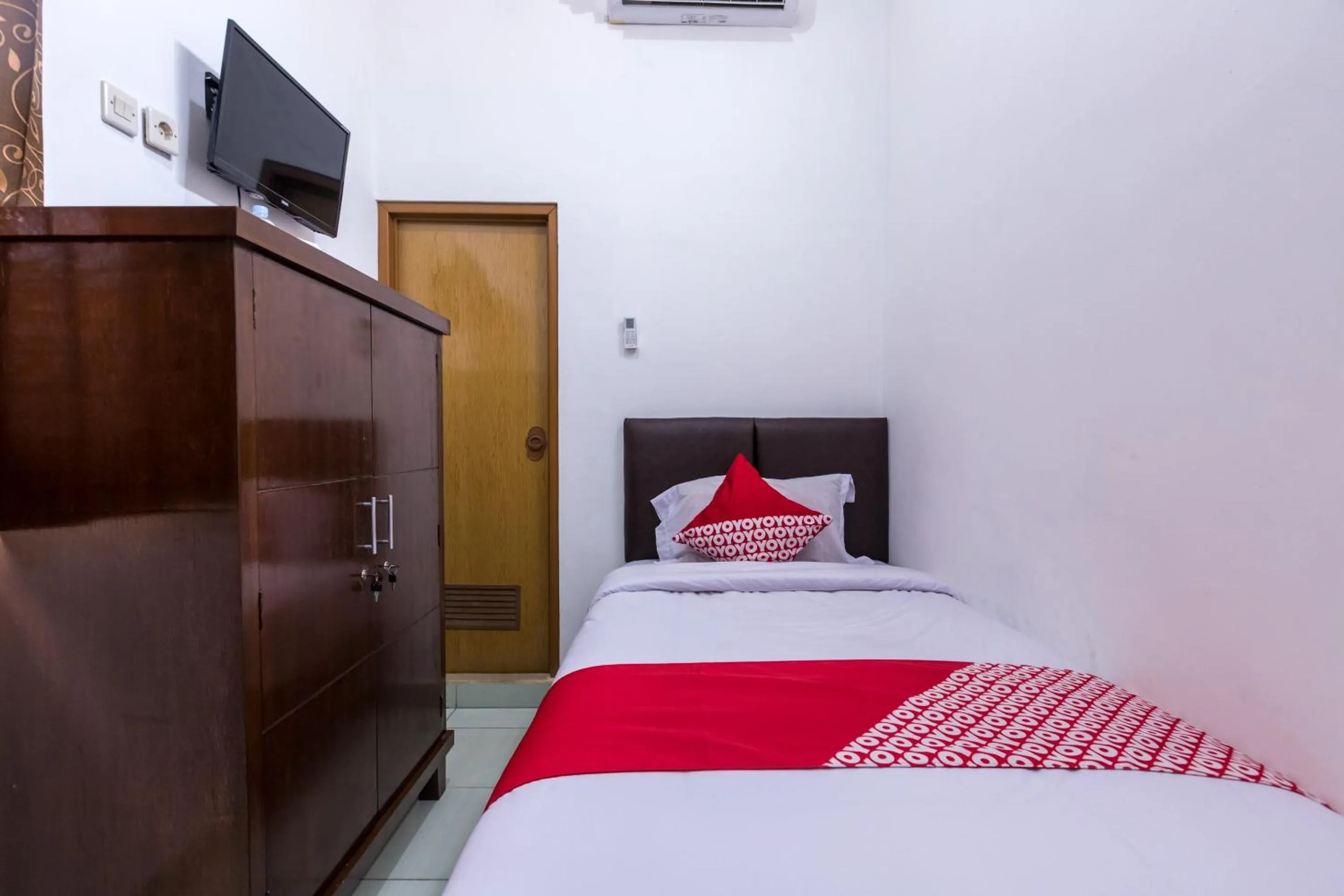 Bedroom, Bed in Hotel O Kost Arie 1