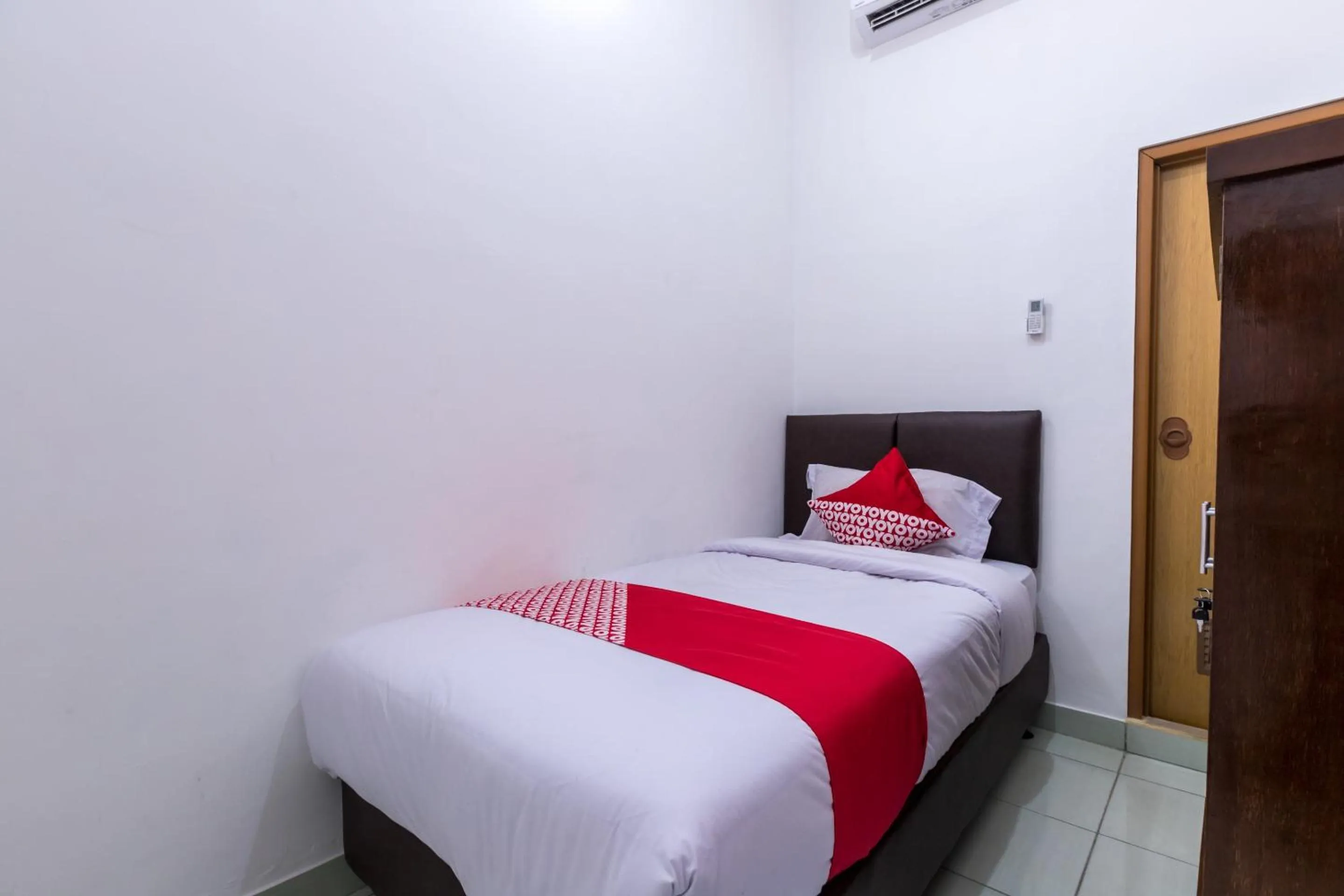 Bedroom, Bed in Hotel O Kost Arie 1
