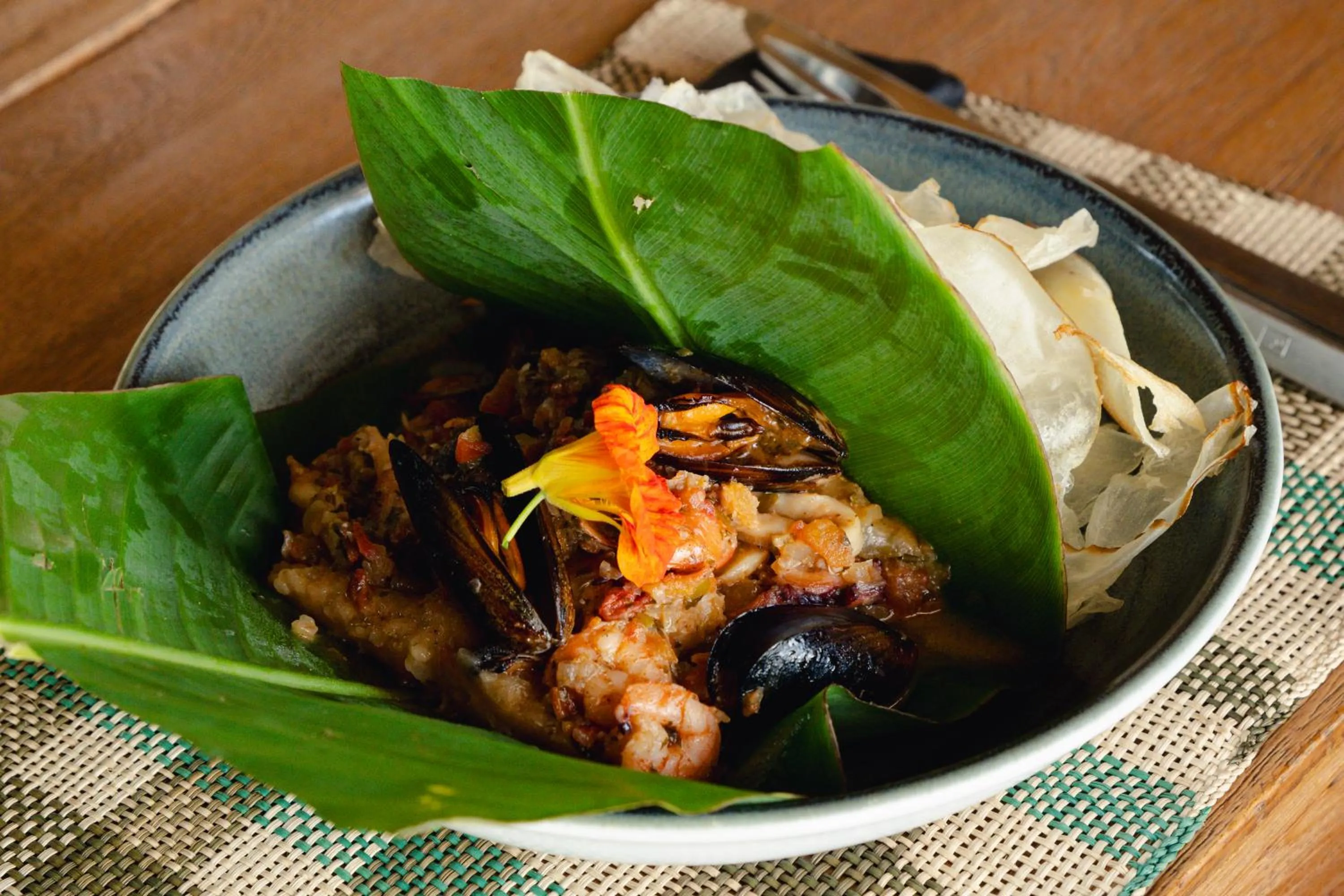 Restaurant/places to eat in Cannúa Lodge Hotel