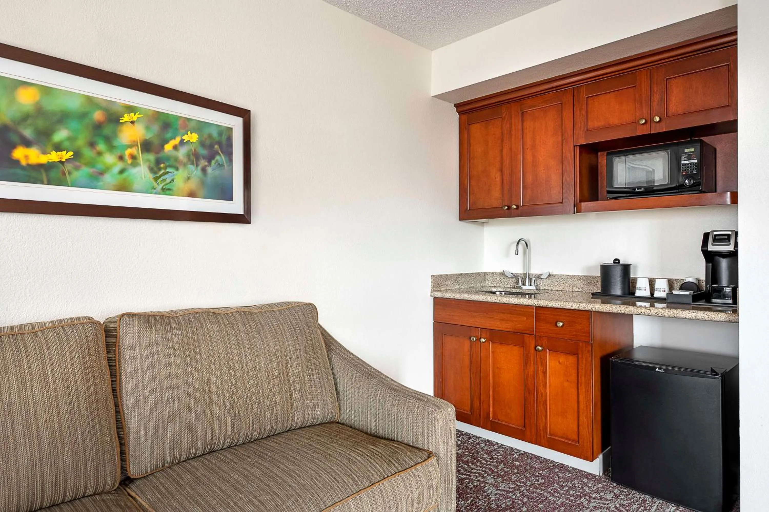 Living room in Hilton Garden Inn Cleveland Downtown