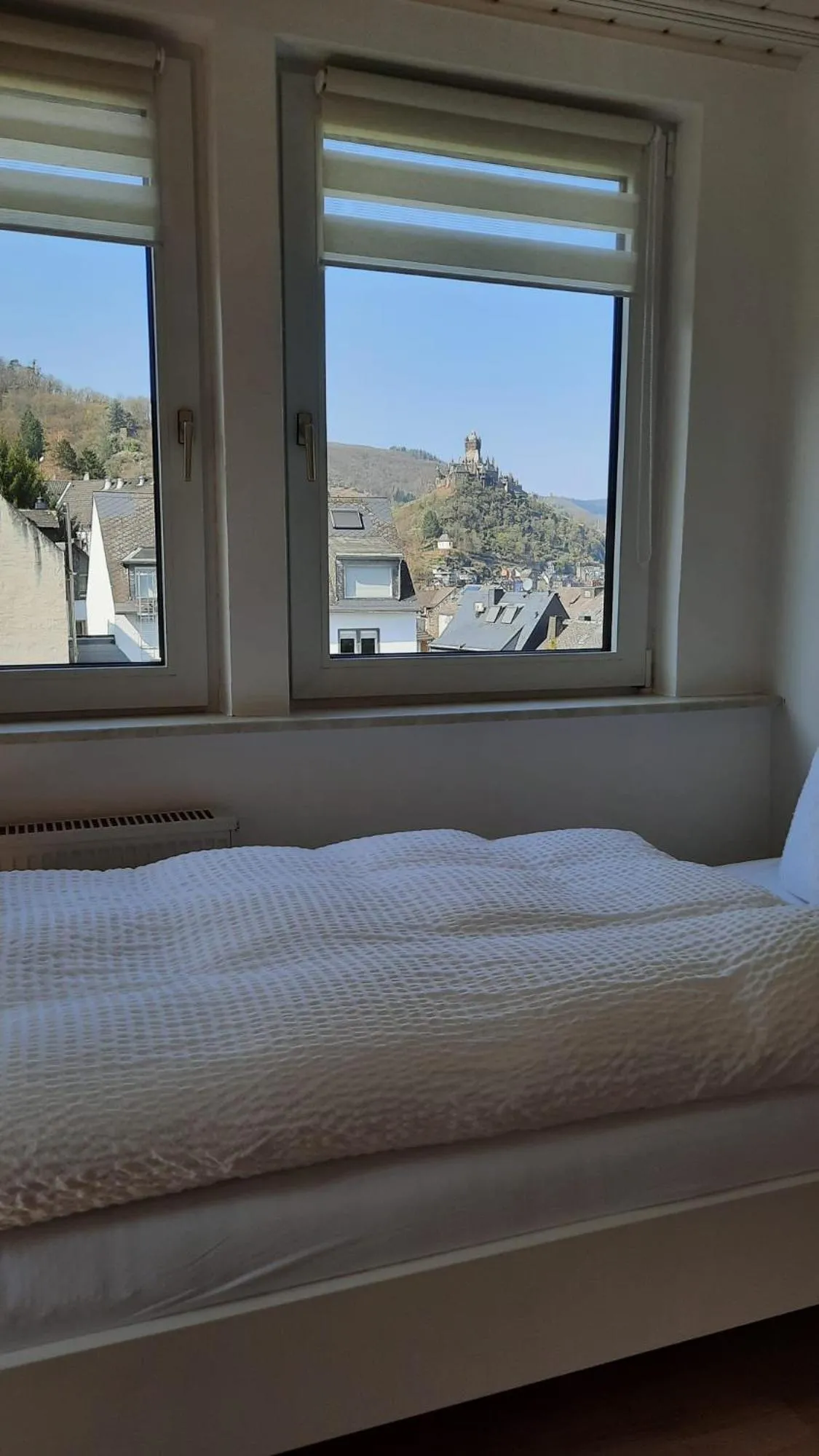 Photo of the whole room, Bed in Pension Schneider