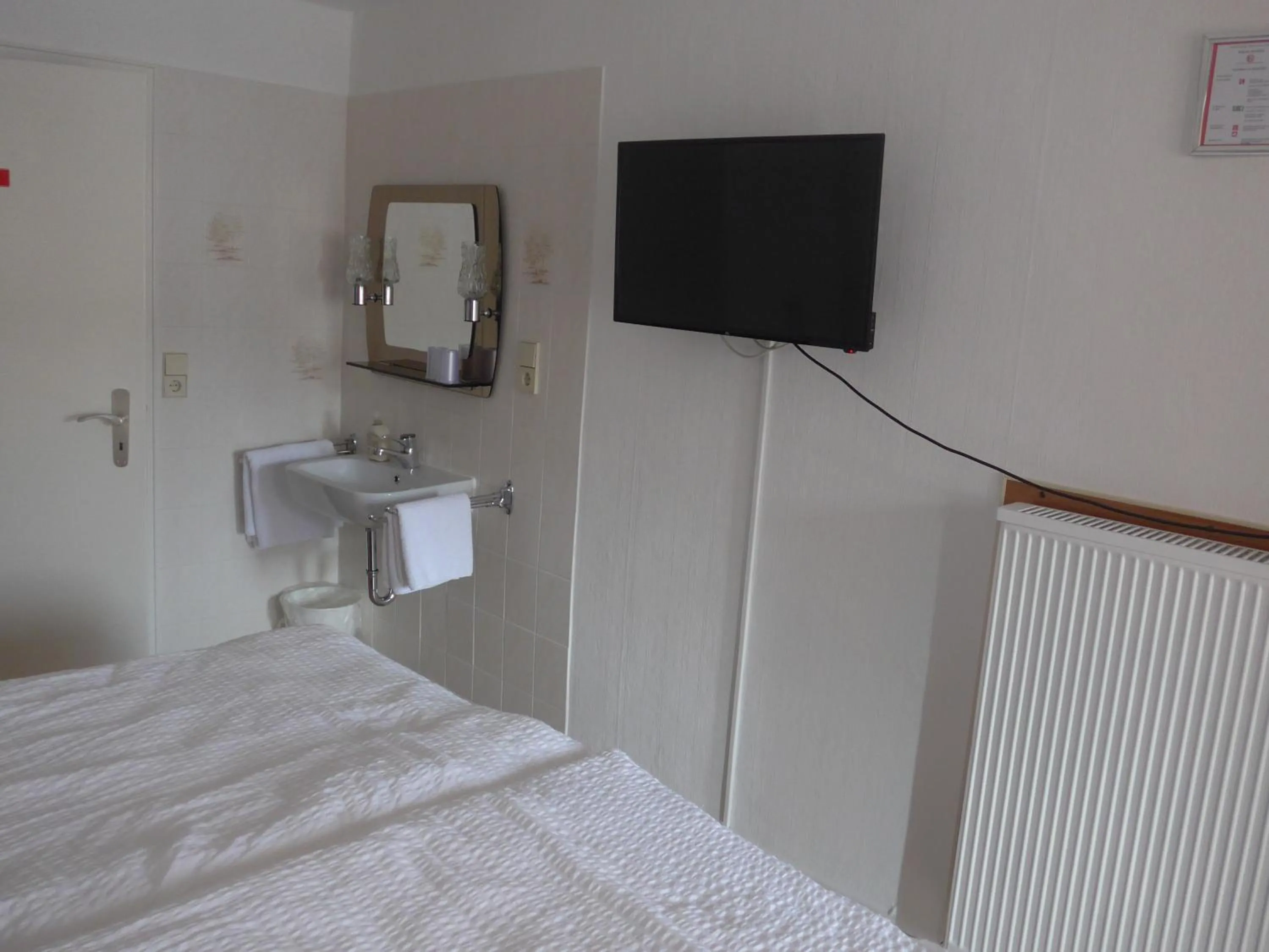 Photo of the whole room, Bed in Pension Schneider