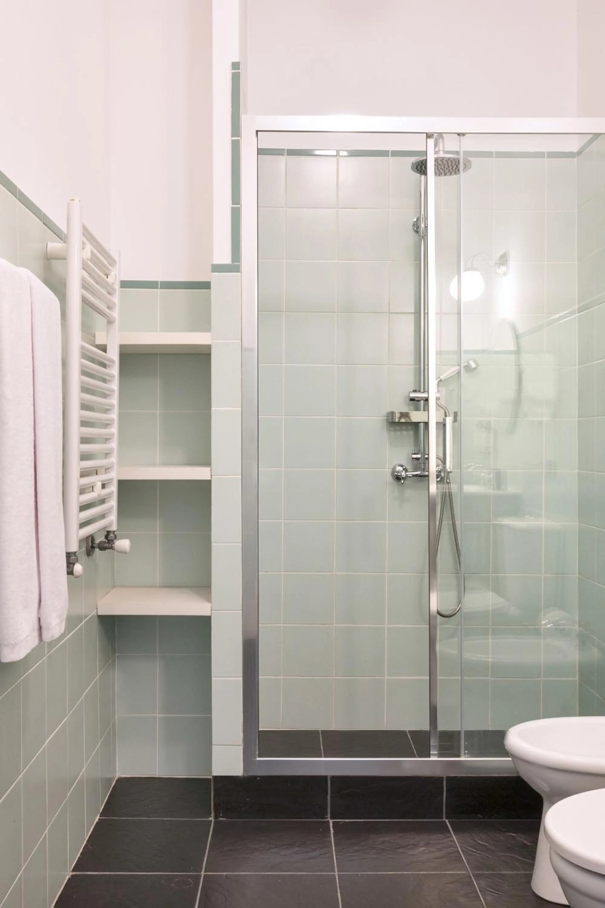 Shower in Rosa Et Al Townhouse