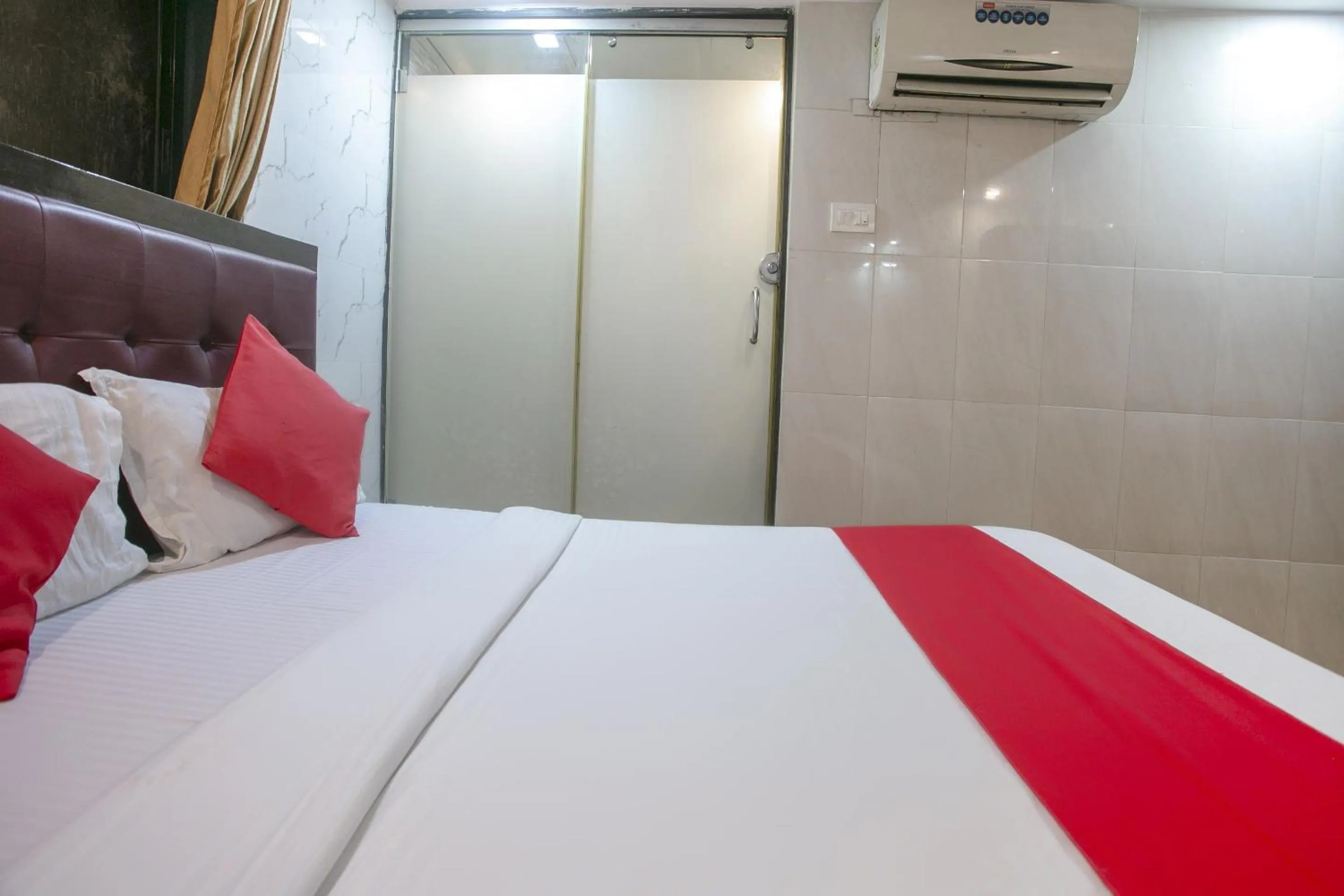 Bedroom, Bed in Hotel O Grand Inn