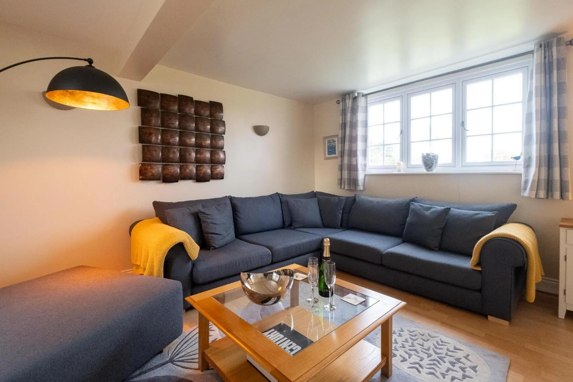 2 Ogilvie Lodge