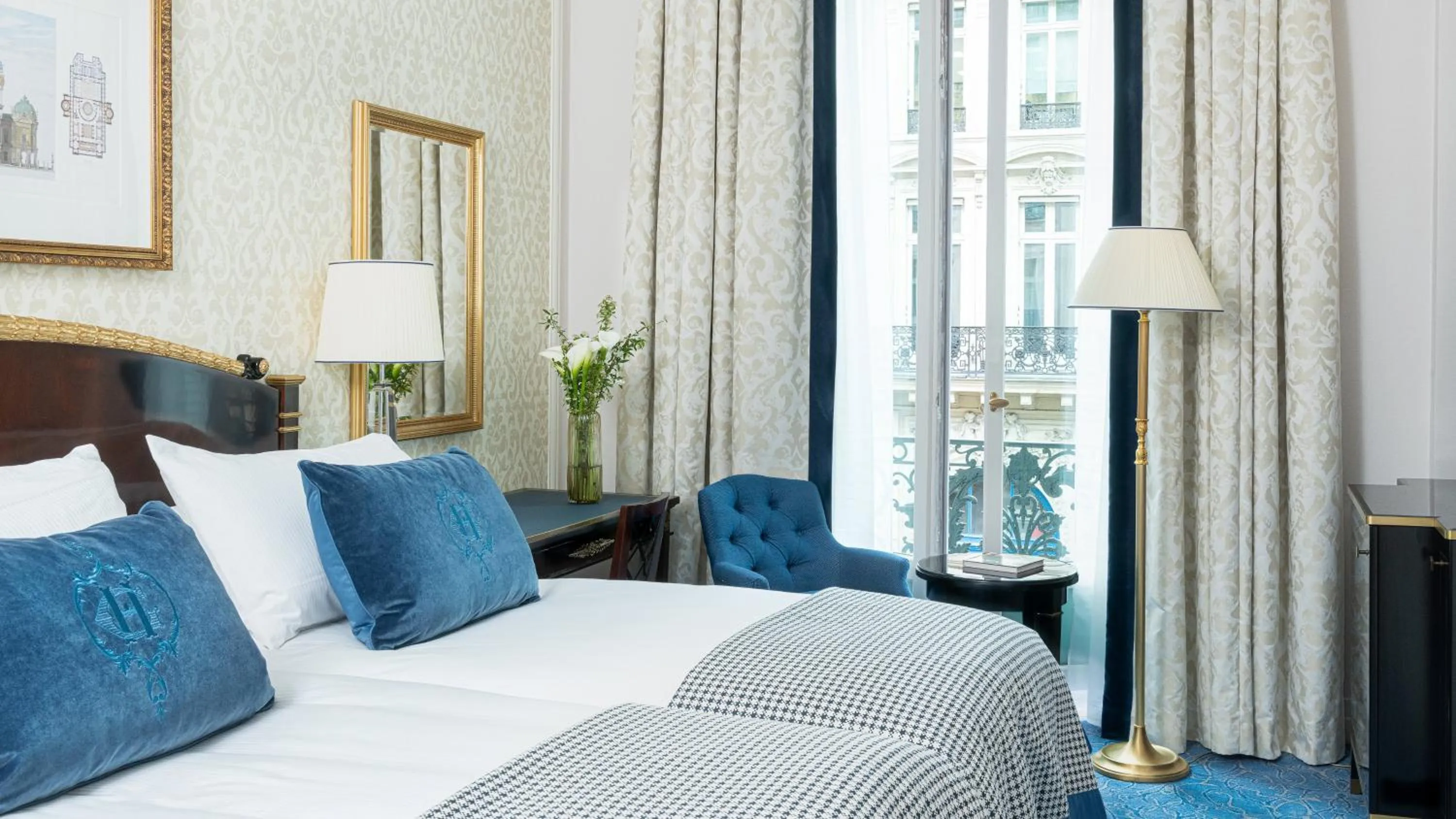 Photo of the whole room, Bed in InterContinental Paris Le Grand by IHG