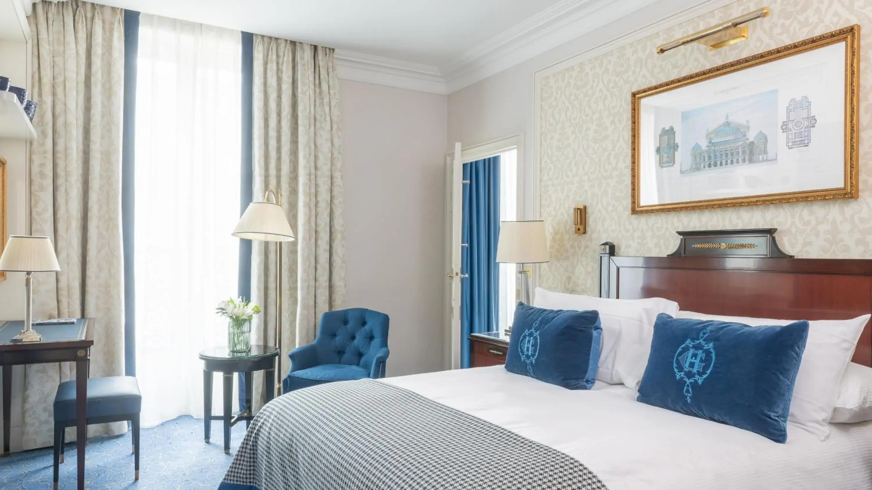 Photo of the whole room, Bed in InterContinental Paris Le Grand by IHG Photo of the whole room, Bed in InterContinental Paris Le Grand by IHG