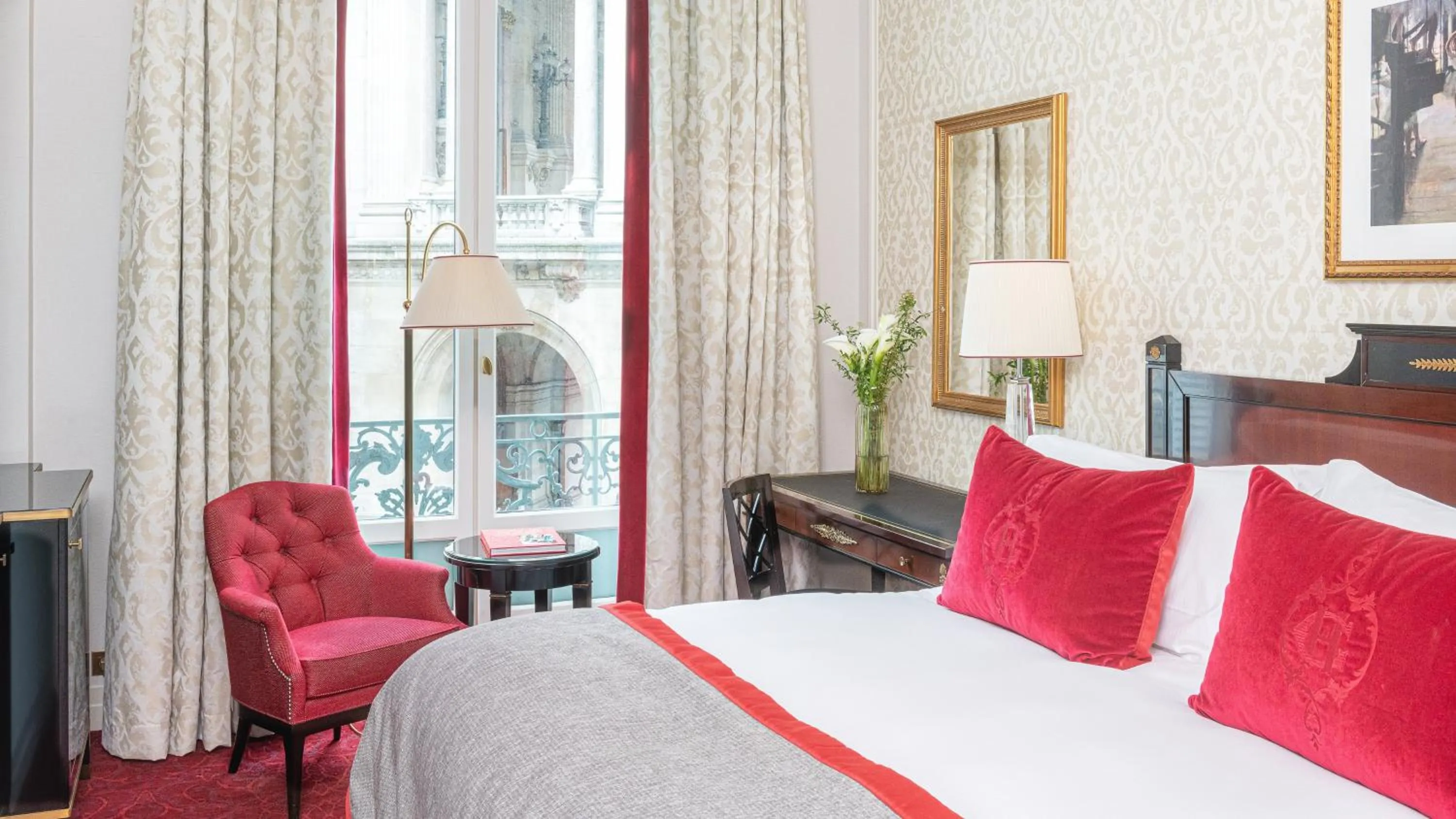 Photo of the whole room, Bed in InterContinental Paris Le Grand by IHG
