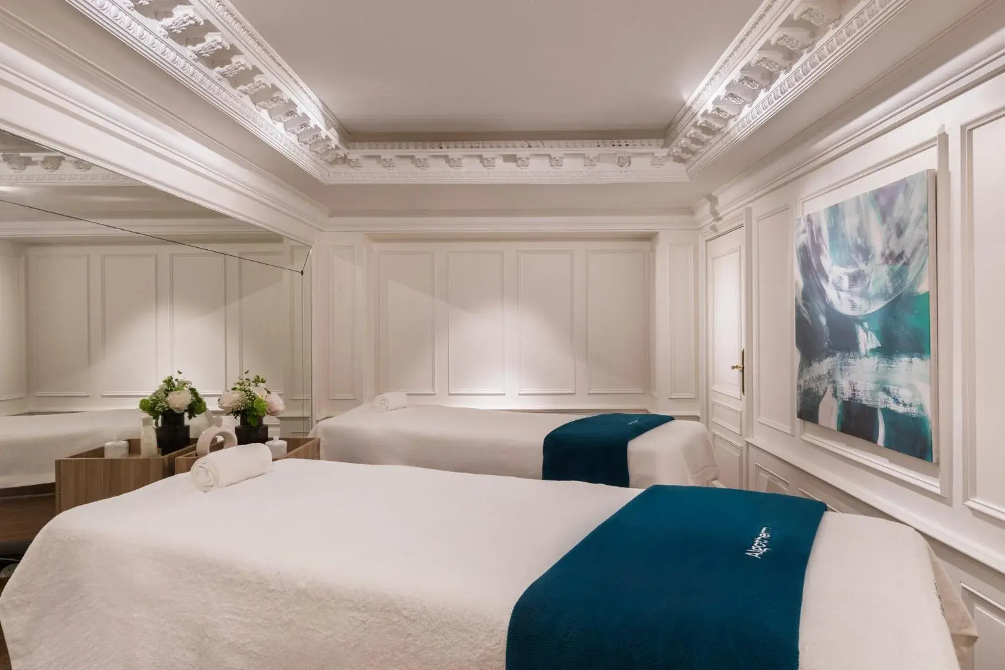 Spa and wellness centre/facilities, Bed in InterContinental Paris Le Grand by IHG Spa and wellness centre/facilities, Bed in InterContinental Paris Le Grand by IHG