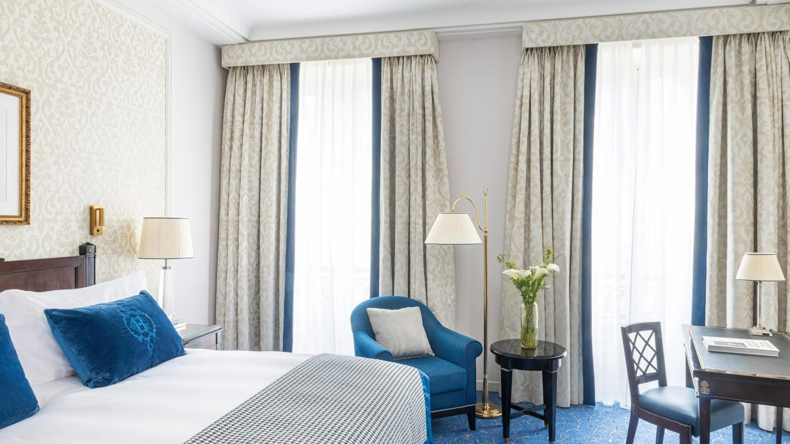 Photo of the whole room, Bed in InterContinental Paris Le Grand by IHG